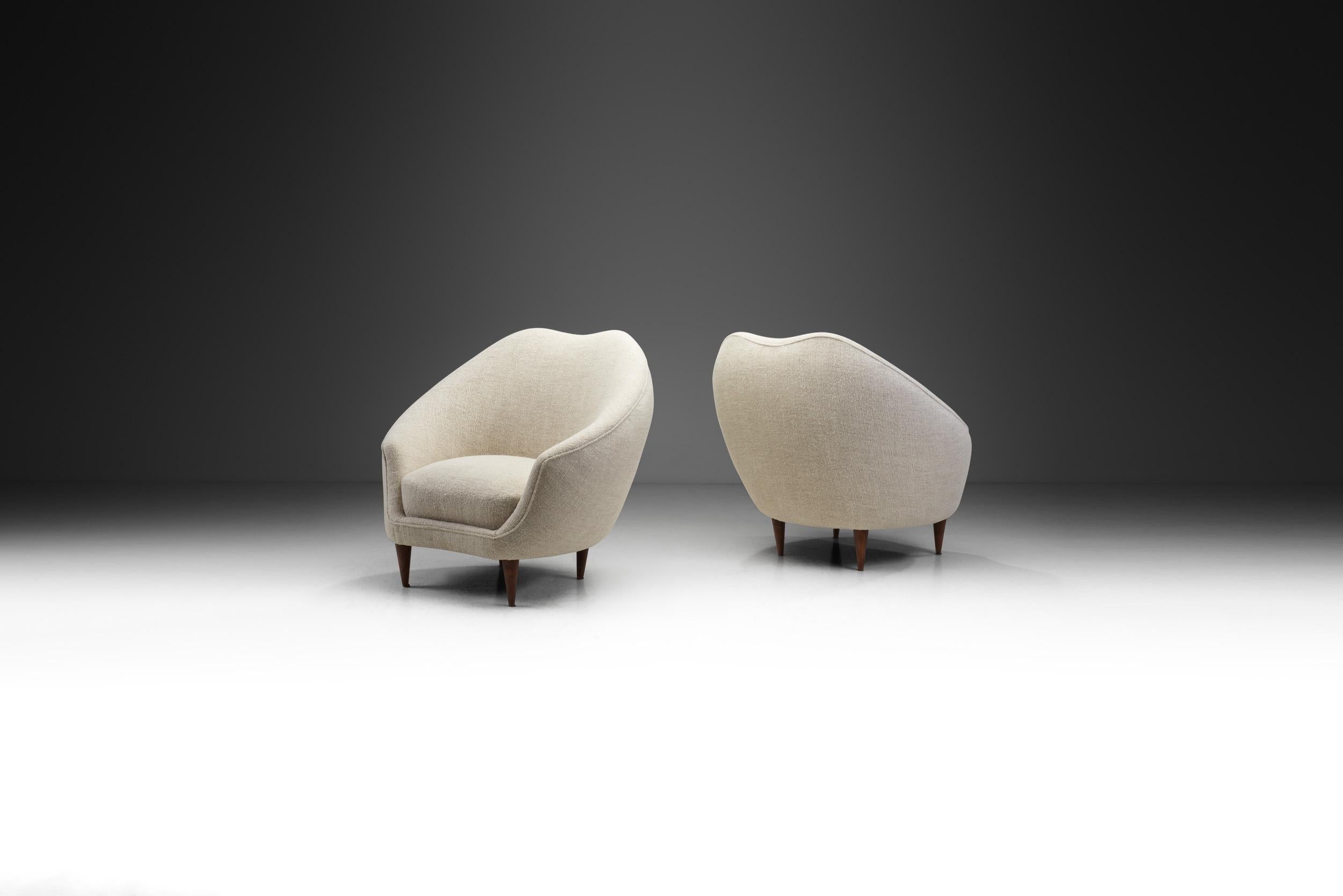 Federico Munari Mid-Century Modern Lounge Chairs, Italy, 1950s 1