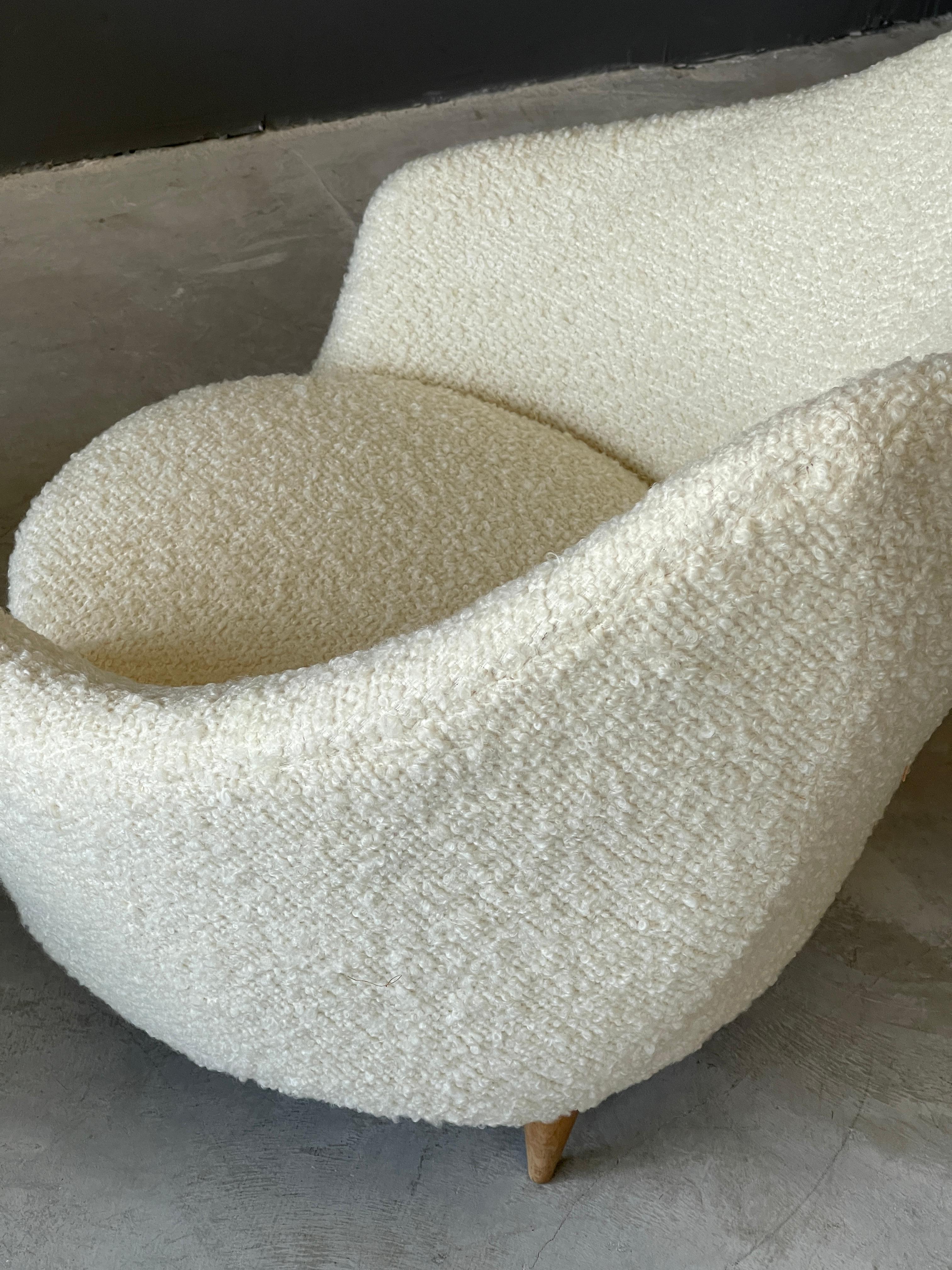 Federico Munari, Organic Lounge Chairs, Wood, White Bouclé Fabric, Italy, 1950s 5