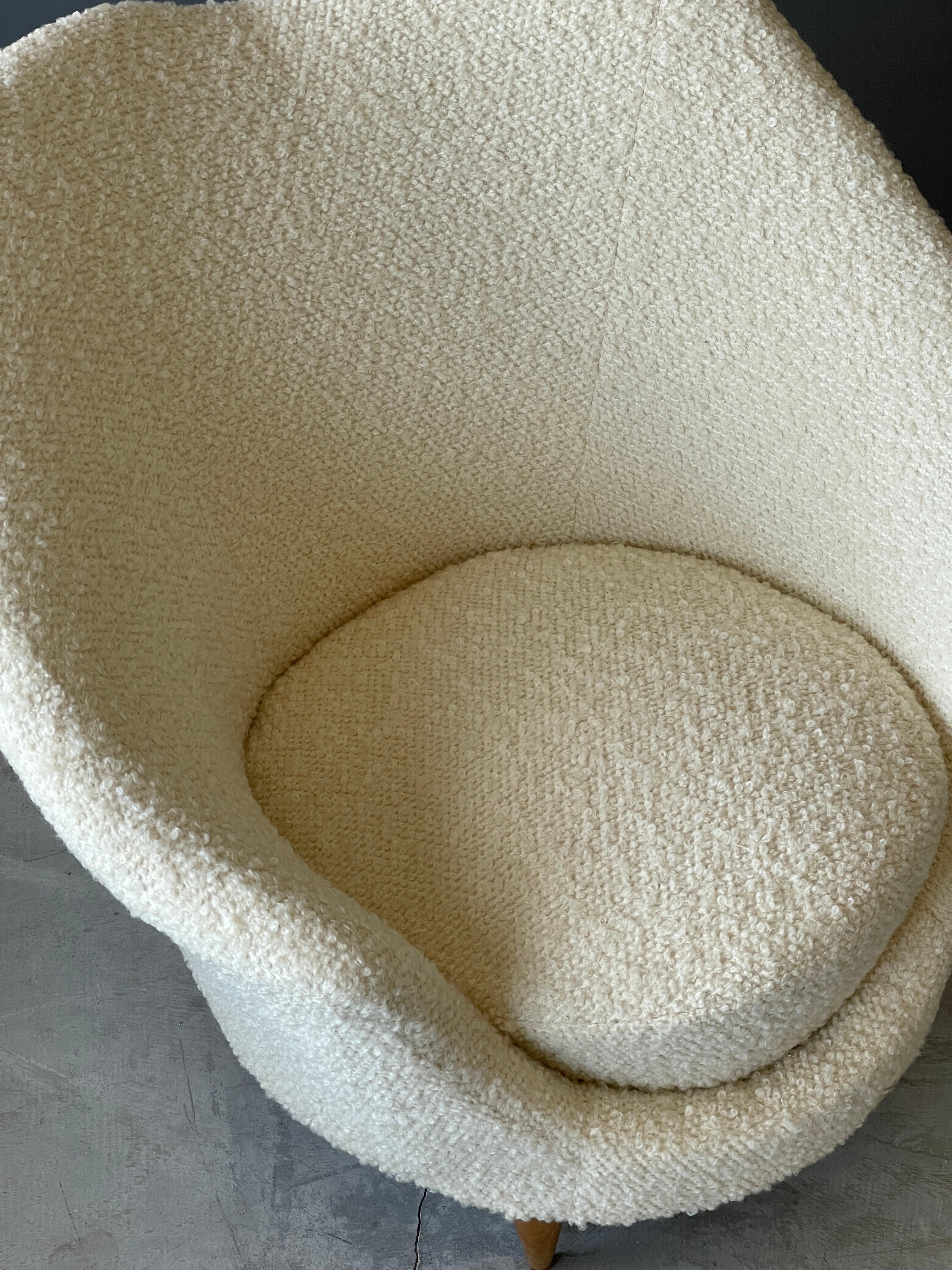 Federico Munari, Organic Lounge Chairs, Wood, White Bouclé Fabric, Italy, 1950s 2