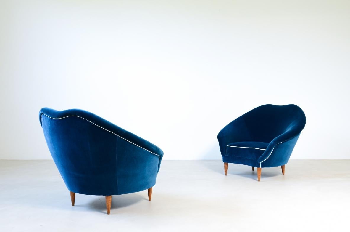 Mid-Century Modern Federico Munari, Pair of Armchairs Upholstered in Velvet and Cotton