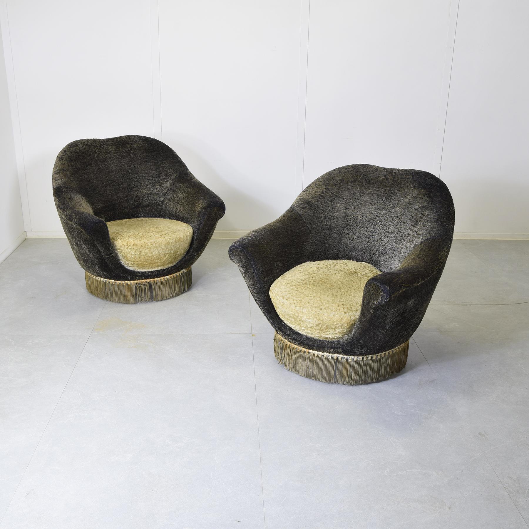 italien Federico Munari ensemble de deux fauteuils années 1950. en vente