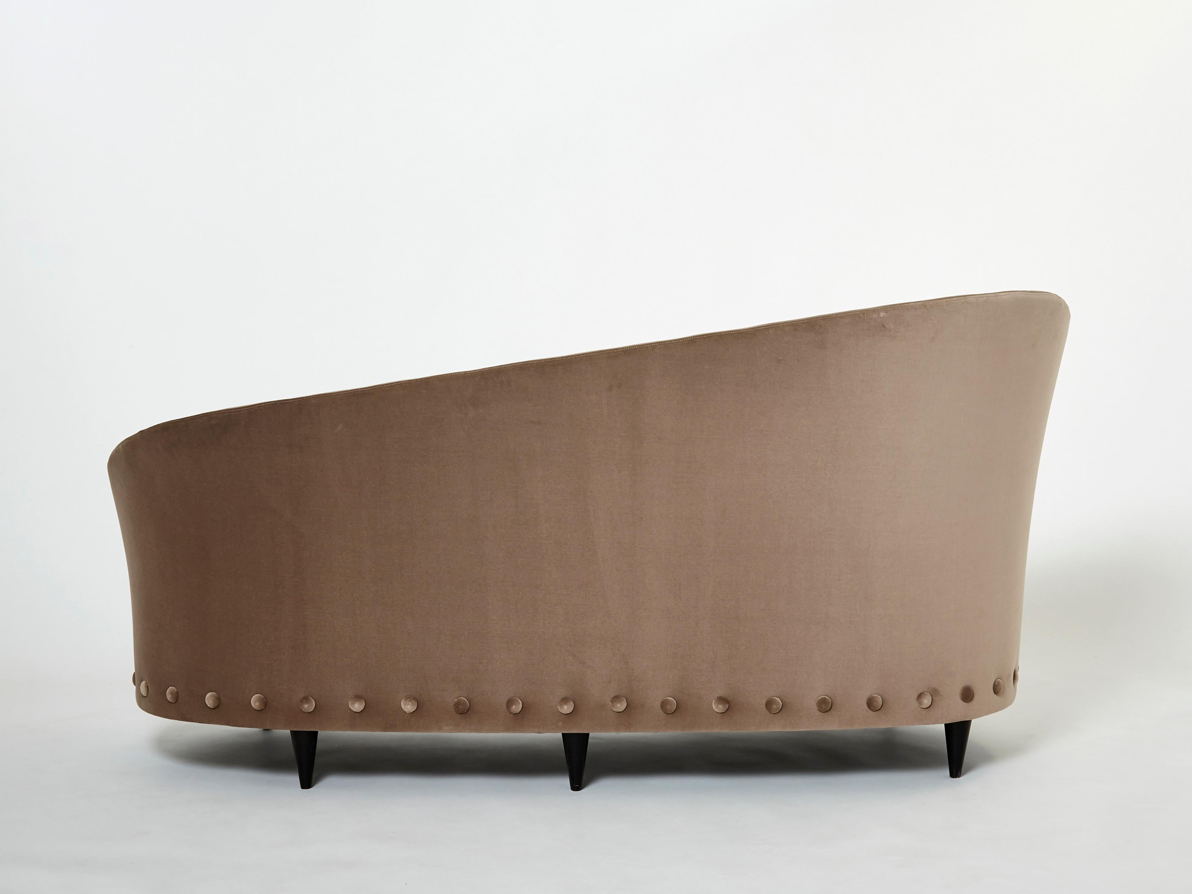 Federico Munari Velvet Rounded Meridienne Sofa, 1960s For Sale 3