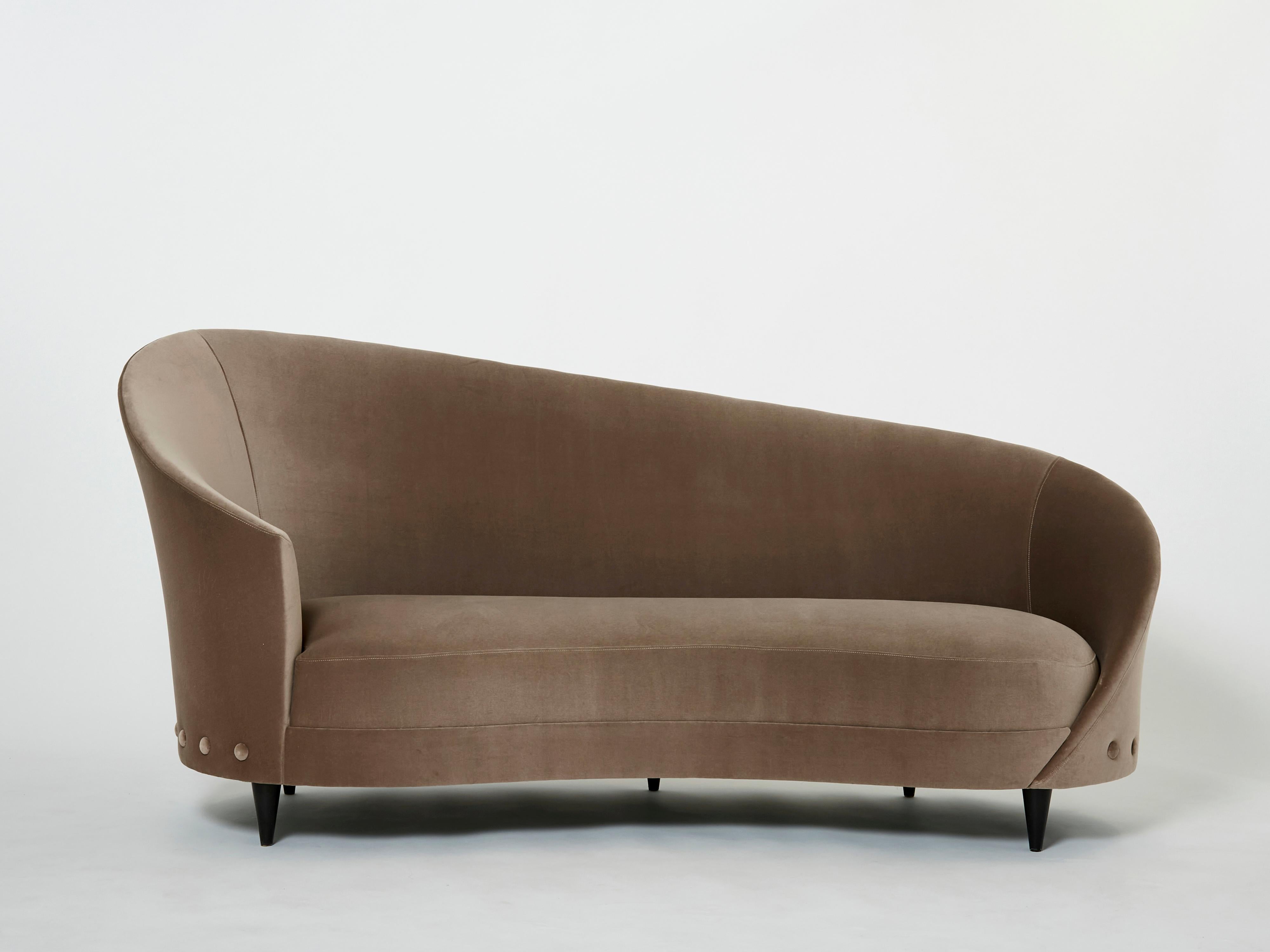 Federico Munari Velvet Rounded Meridienne Sofa, 1960s For Sale 4