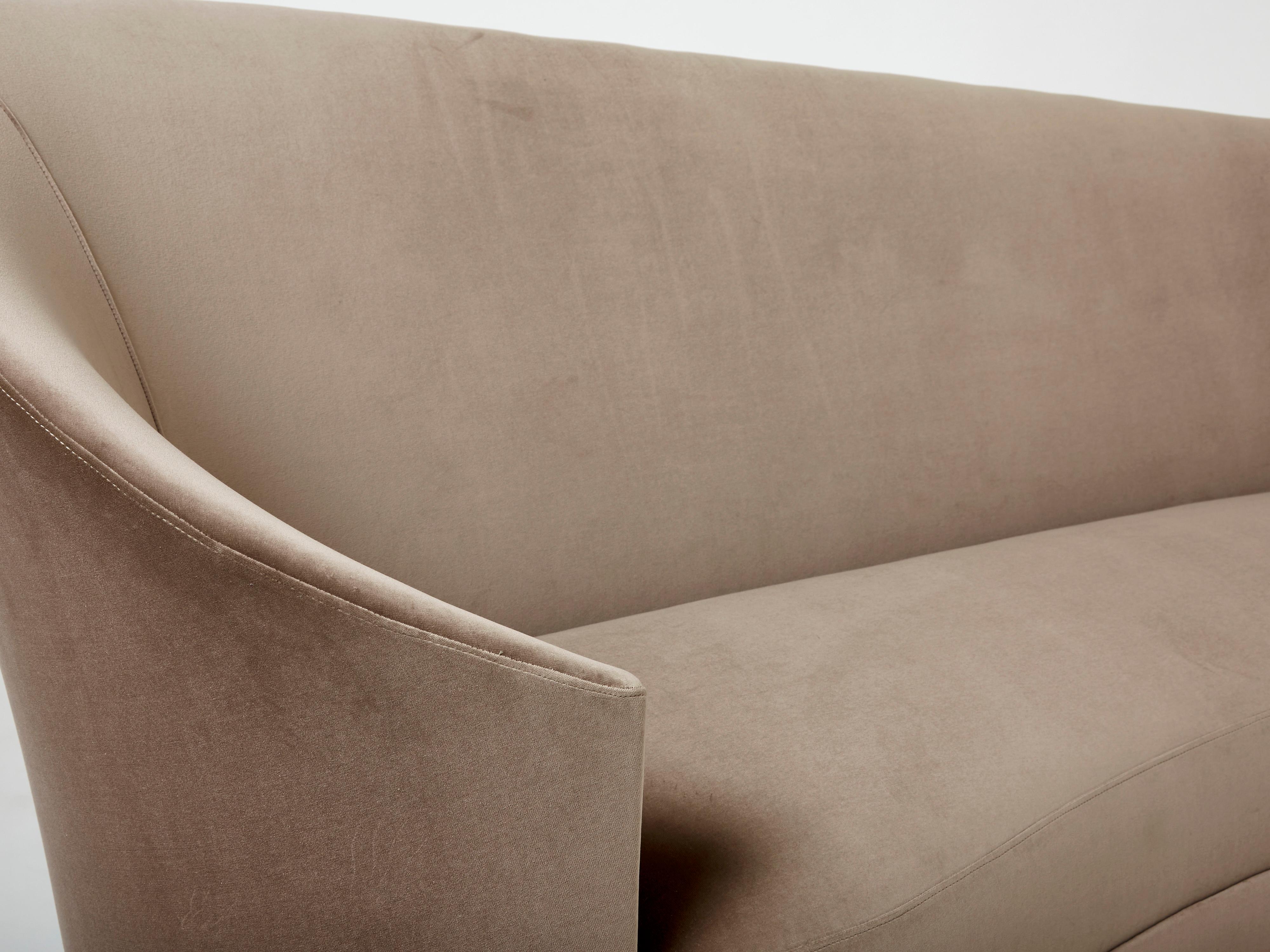 Federico Munari Velvet Rounded Meridienne Sofa, 1960s For Sale 1