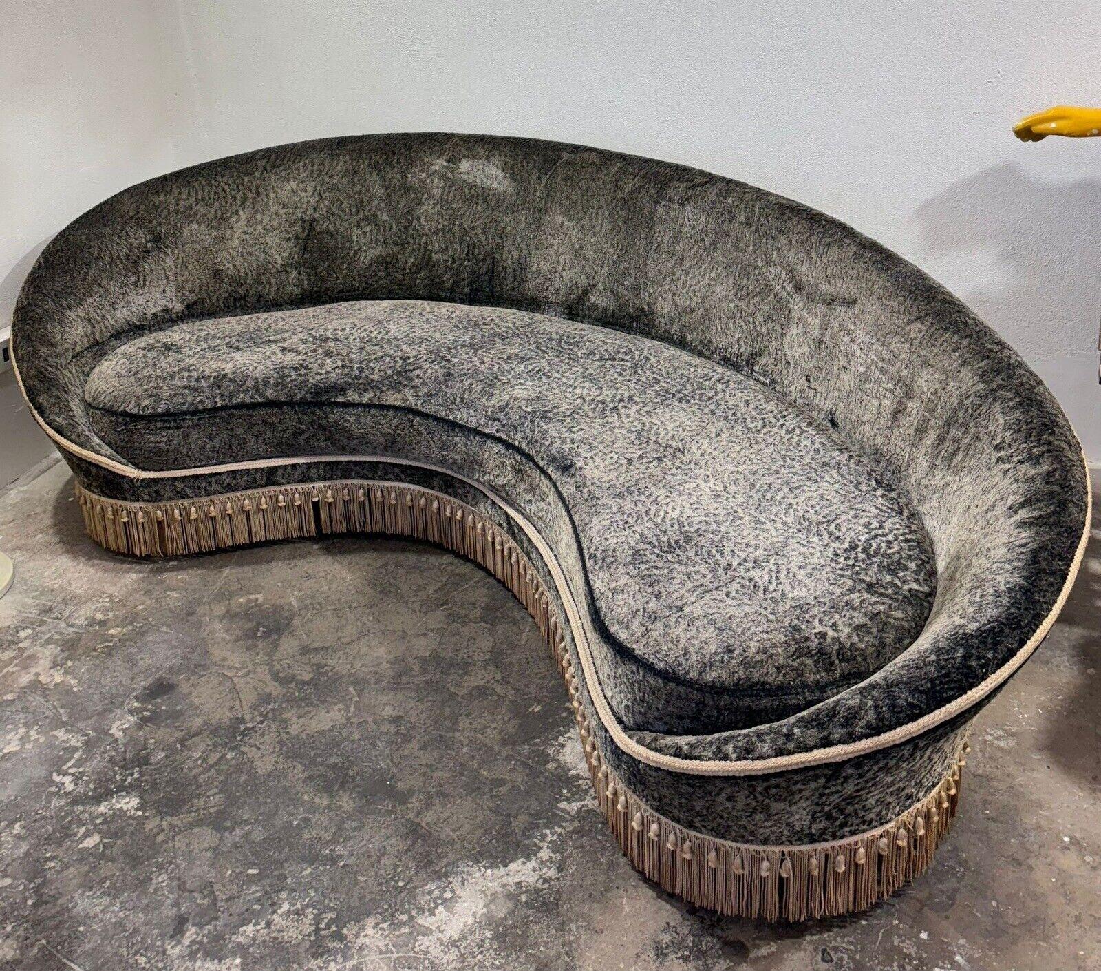 Federico Munari Virgola Curved Sofa 1950's Iconic Design For Sale 2
