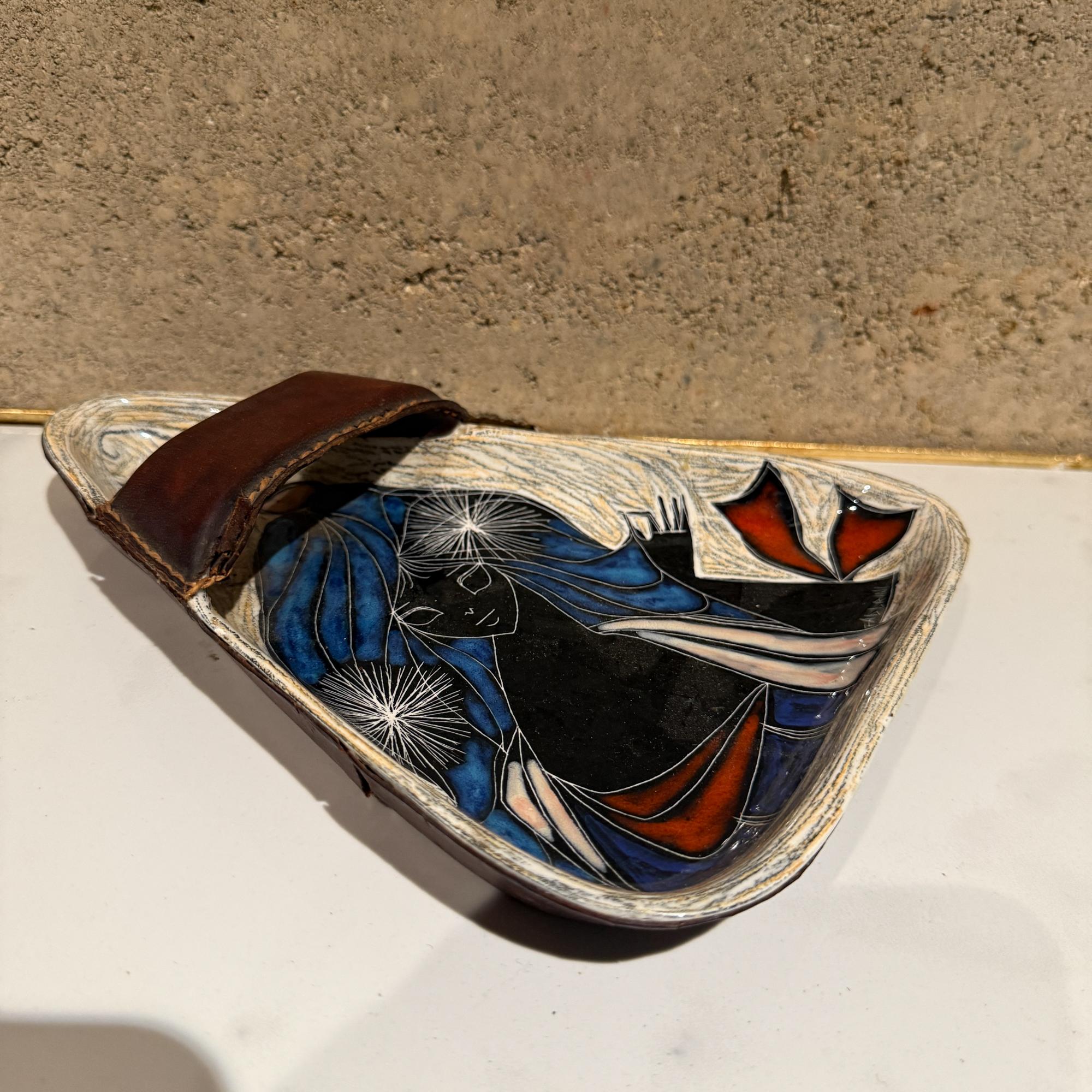 Für Ihre Betrachtung ein Vintage Leder umhüllt Keramik Tablett mit Griff von Federigo Fabbrini für Marcello Fantoni, Stamped 