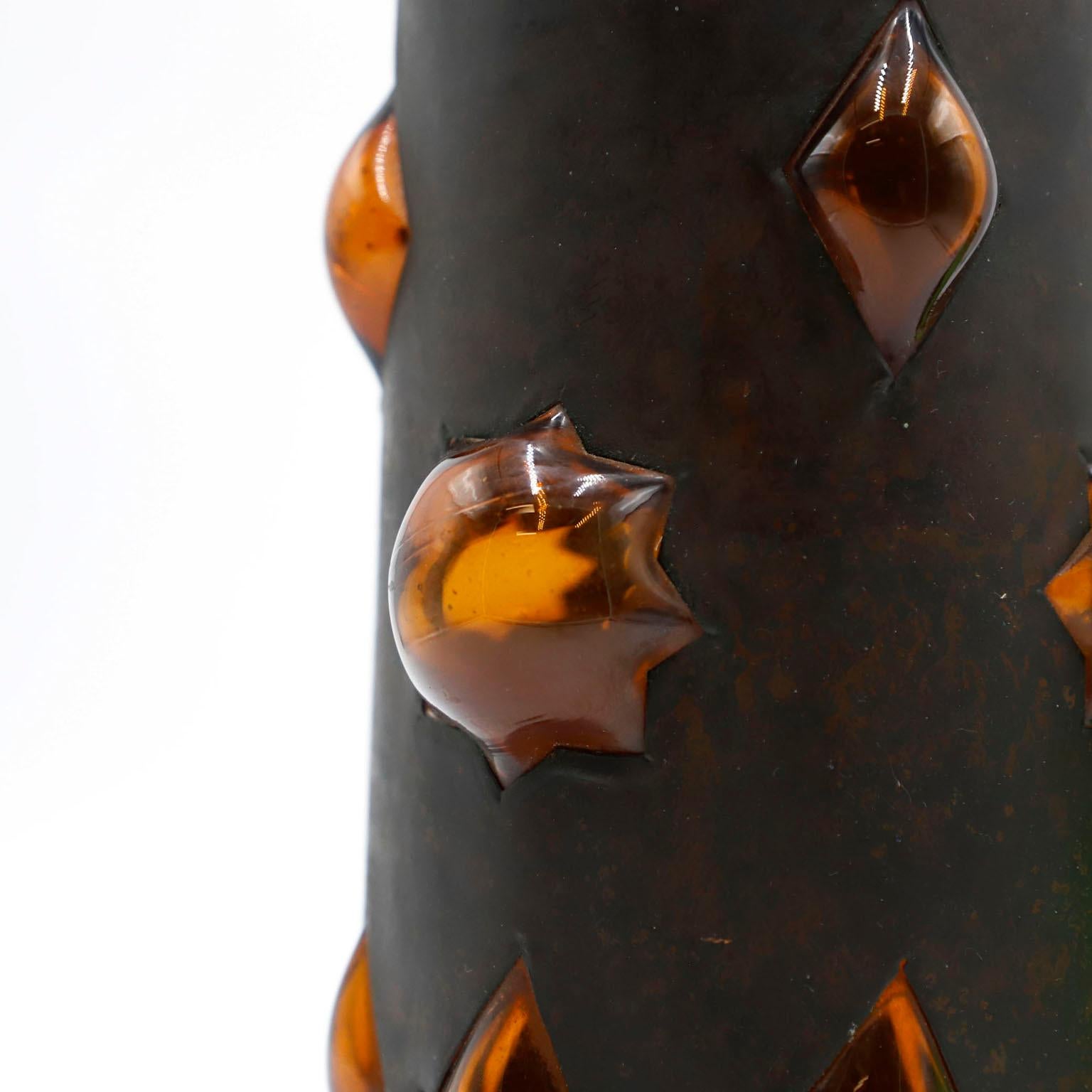 We offer this Feders hand blown glass chandelier designed by Felipe Delfinger, Feders, Cuernavaca, Mexico. Using recycled glass, circa 1970.


