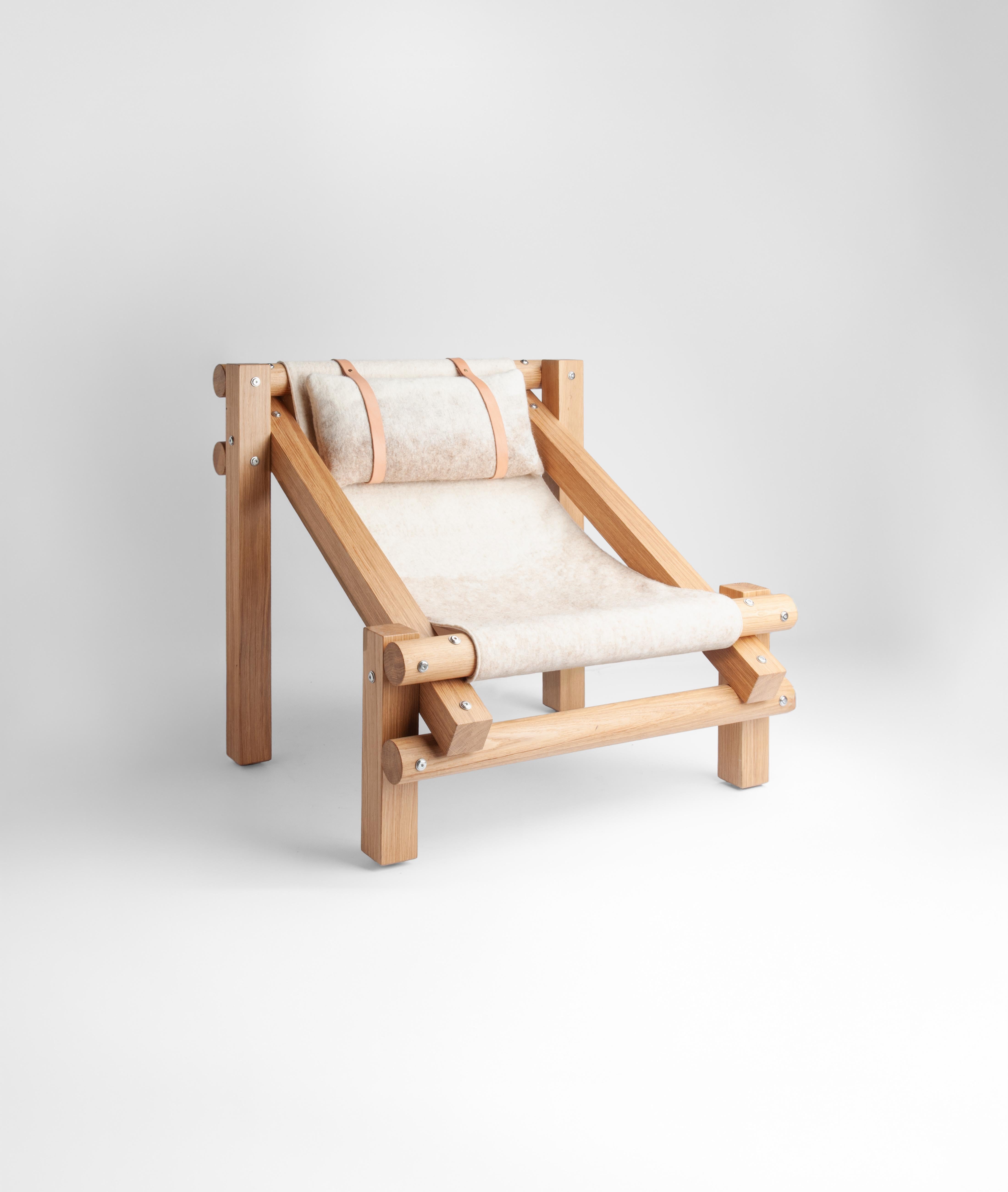 The inspiration for this armchair comes from one of the characters in the 1947 Walt Disney film “The Adventures of Bongo, Mickey and the Beanstalk”. The FEE FI FO FUM is a 100% recycled product and belongs to a collection developed in collaboration
