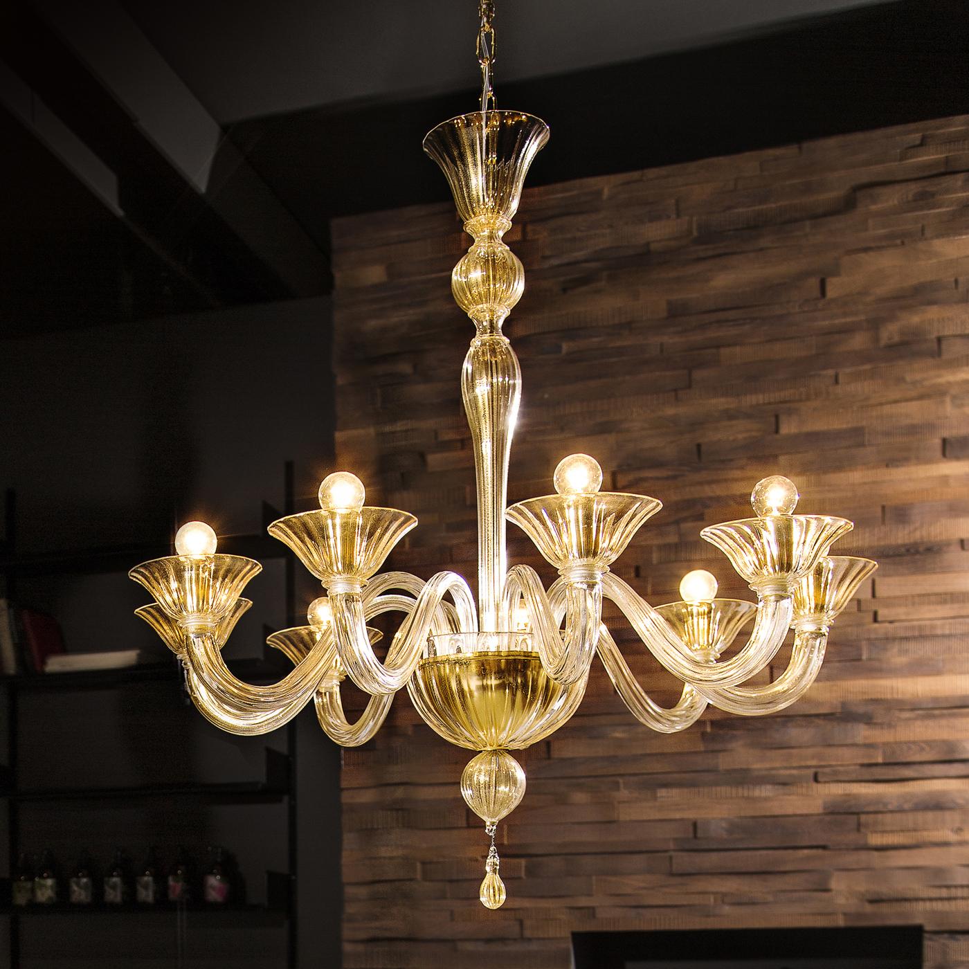 A tribute to the classic and ornate Venetian style, this chandelier is part of a series of exclusive designs named after famous Venetian doges that celebrate the craftsmanship of Murano glassblowers. Marked by well-proportioned volumes and a sinuous