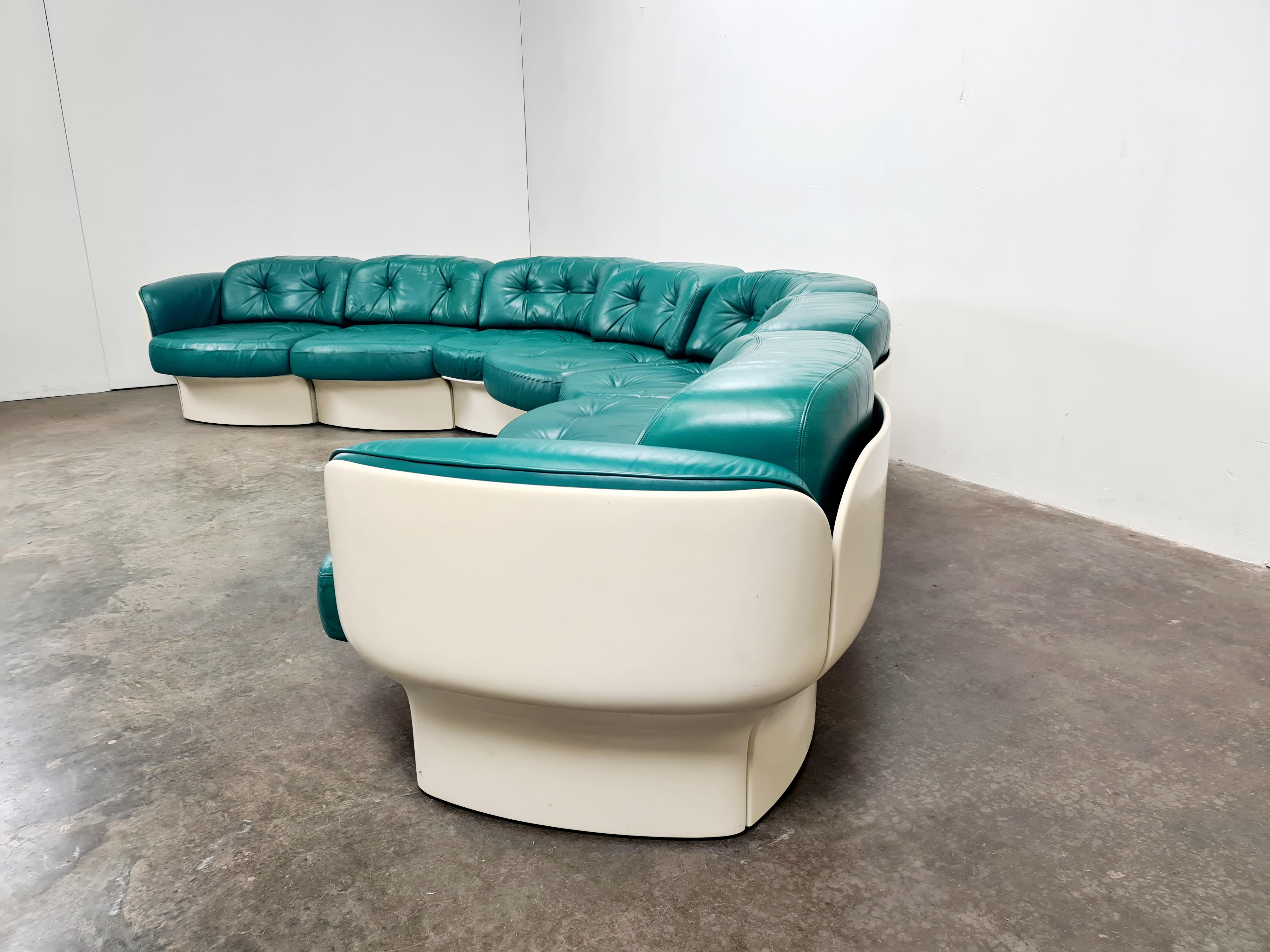 Peter Ghyczy, sectional sofa, Space Age, turquoise leather, 

Prototype sectional couch in leather and polyurethan
Designed by Peter Ghyczy, manufactured at the Lemförde Design Centre, Germany, 1968-1971, moulded polyurethane parts, hand painted