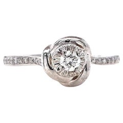 Fei Liu Anillo de compromiso de oro blanco de 9 quilates y diamantes de 0,105 ct - Talla O