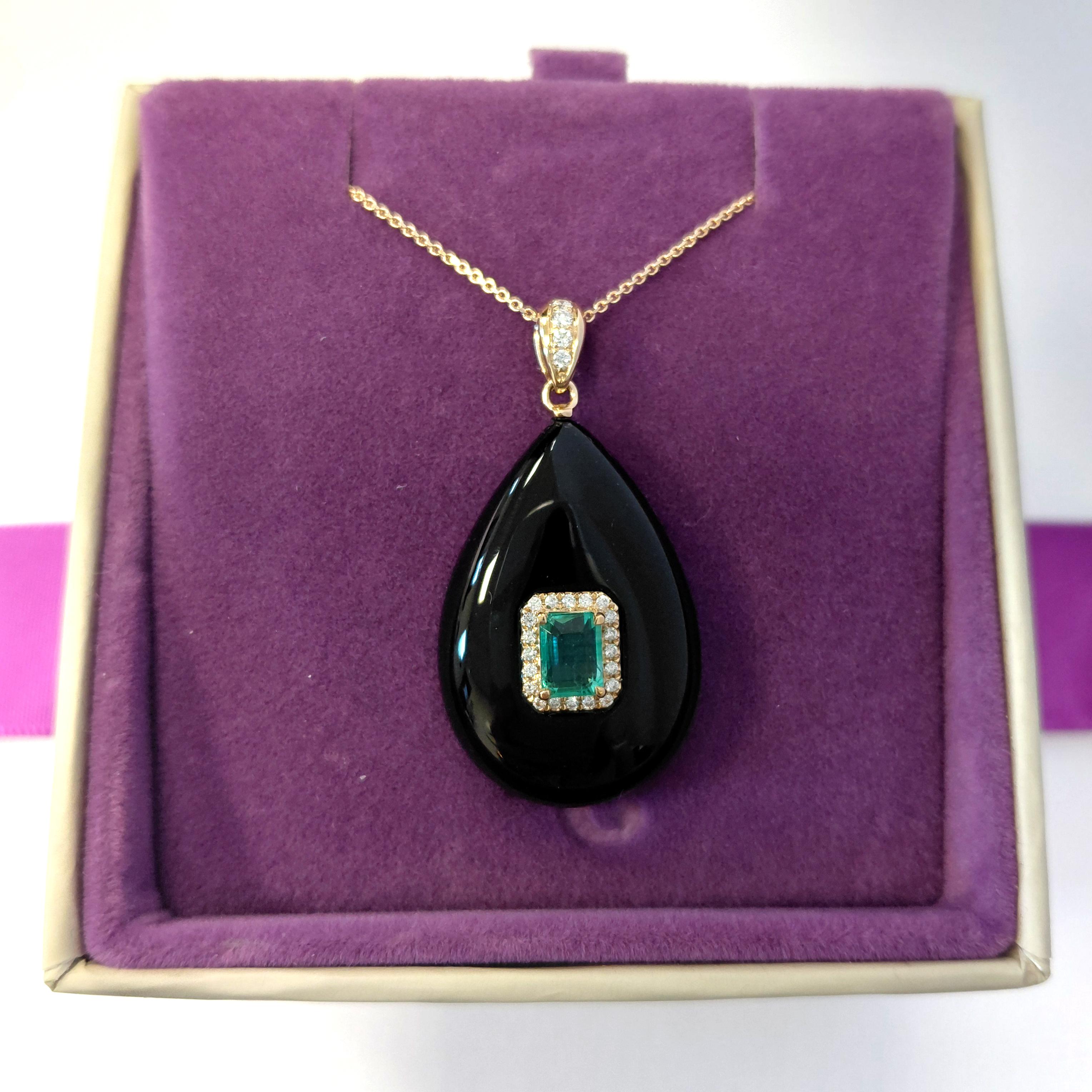 Collana con smeraldo, diamante e onice in oro 14 carati di Fei Liu da 0,907 carati In condizioni Nuovo in vendita a Birmingham, GB