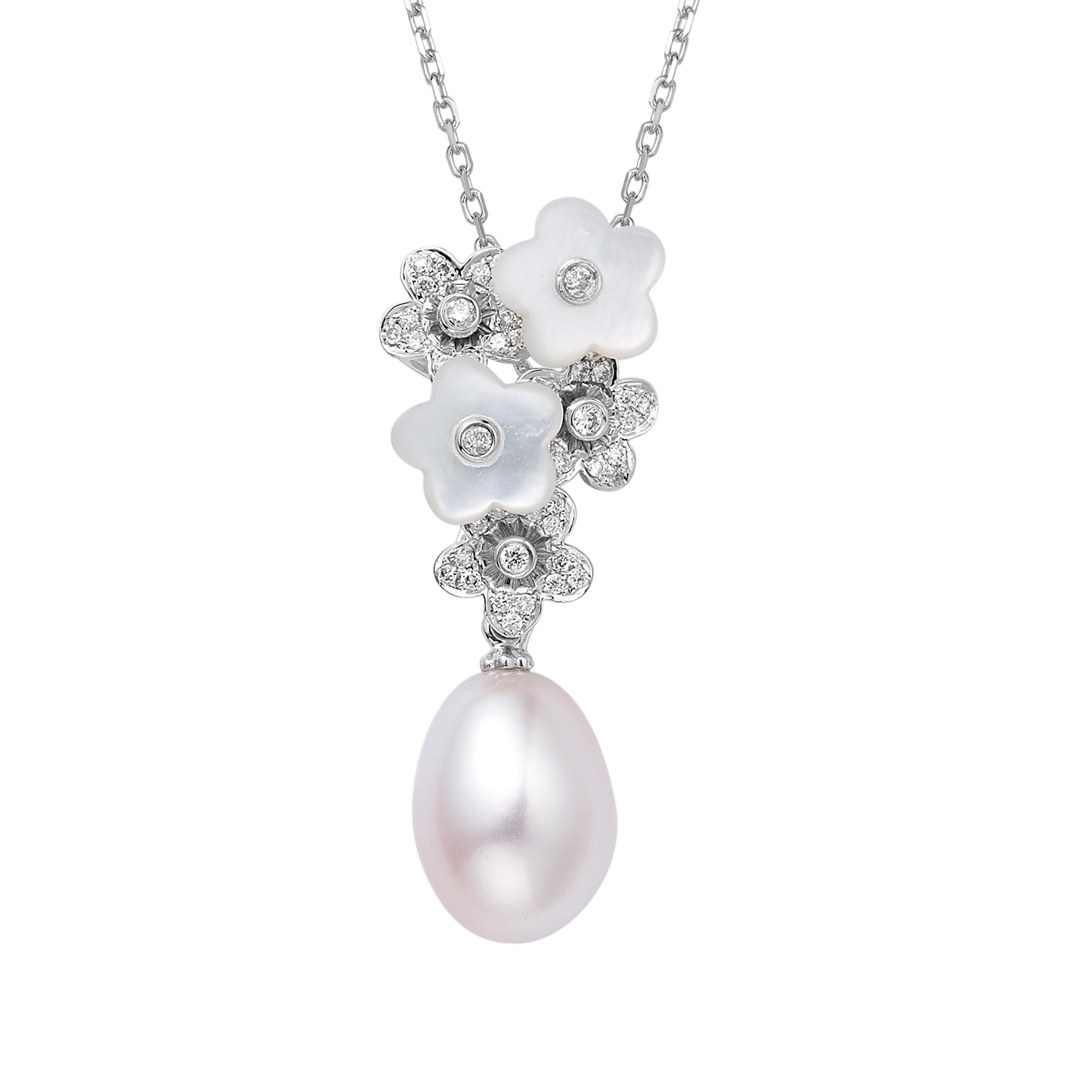 Description:
Alyssum pearl drop flower cluster pendant with 0.11ct diamond-set flowers, flower shaped white mother of pearls and a freshwater pearl drop. Set in 18ct white gold with a high polish. Chain length is 16 inches + 2 inch