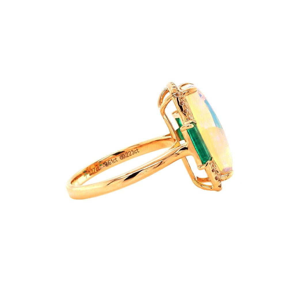 Taille cabochon Fei Liu 2.27ct Opal, Diamond and Emerald 14 Karat Gold Trilogy Ring en vente