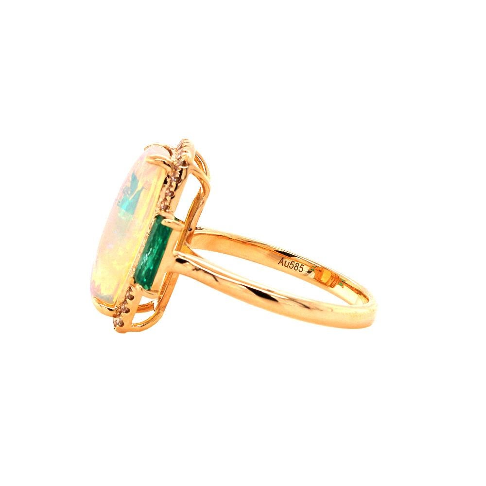 Fei Liu 2.27ct Opal, Diamond and Emerald 14 Karat Gold Trilogy Ring Neuf - En vente à Birmingham, GB