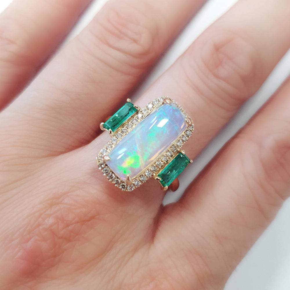 Fei Liu 2.27ct Opal, Diamond and Emerald 14 Karat Gold Trilogy Ring Pour femmes en vente