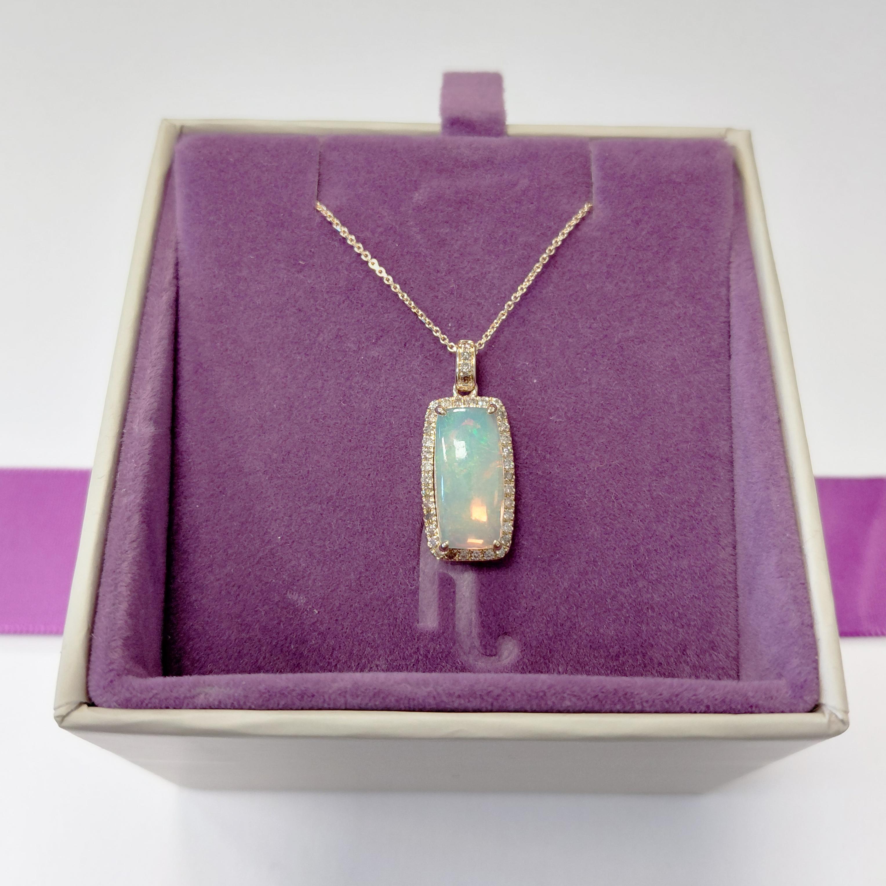 Collier pendentif en or jaune 14 carats avec opale cabochon et diamant de 2,53ct Fei Liu en vente 1