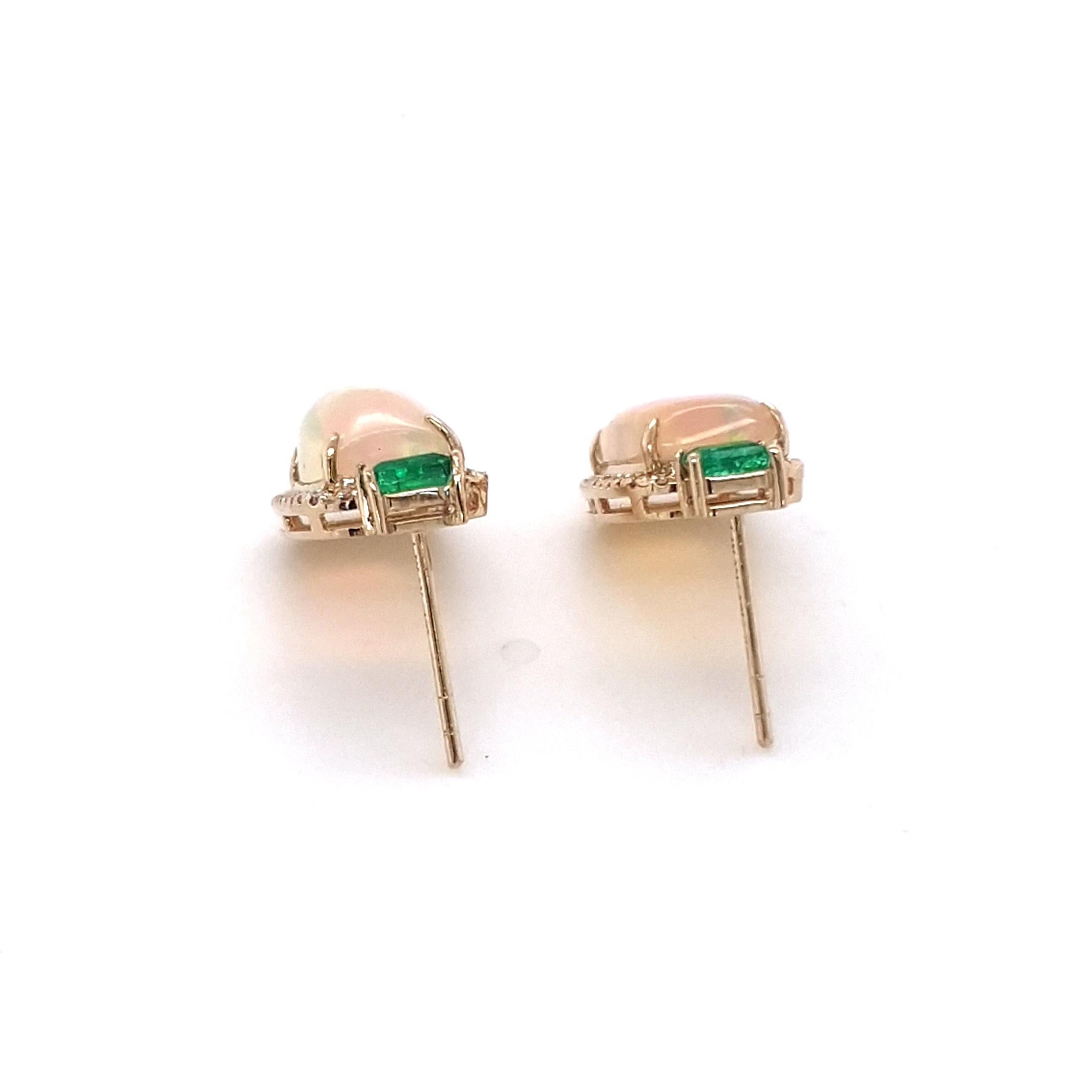 Taglio misto Fei Liu - Orecchini con Opale, Diamante e Smeraldo in oro giallo 14 carati - 4,08ct in vendita
