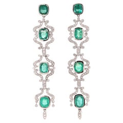 Fei Liu - Orecchini a goccia in oro bianco 18 carati con smeraldo e diamanti da 4,17 ct.