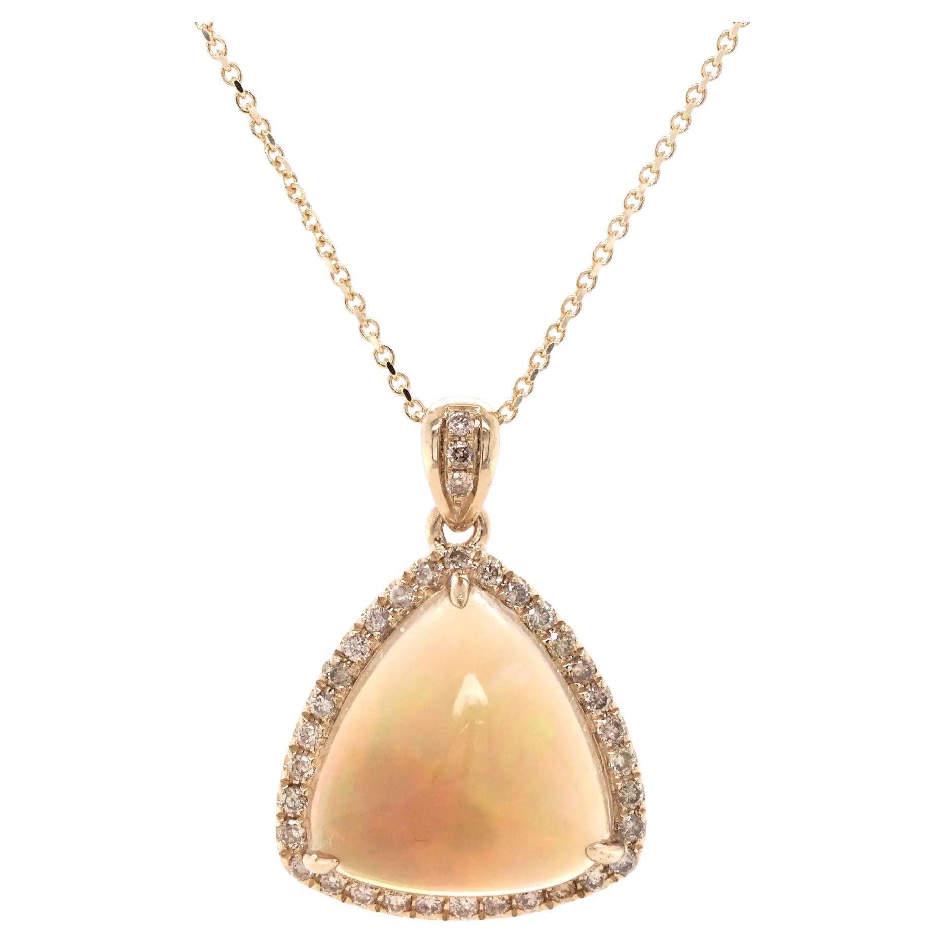 Collier pendentif en or 14K Fei Liu 4,6ct Trillion Cabochon Opal and Diamond
