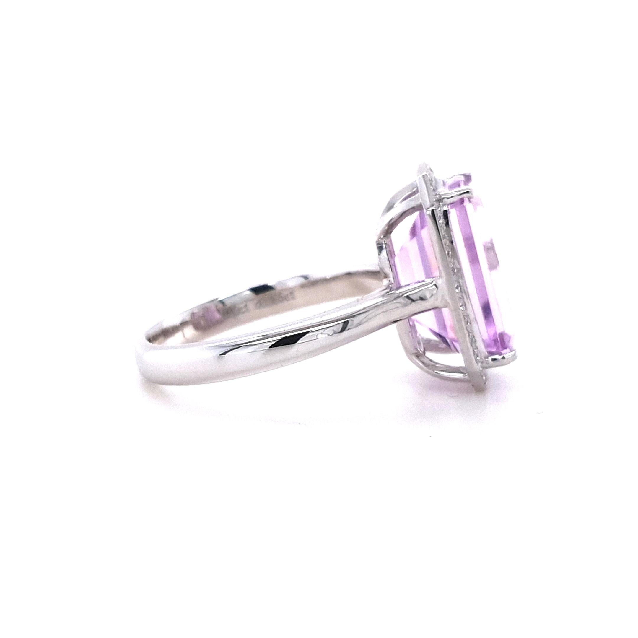 Contemporary Fei Liu 6.10ct Kunzite and Diamond Halo Platinum Solitaire Ring For Sale