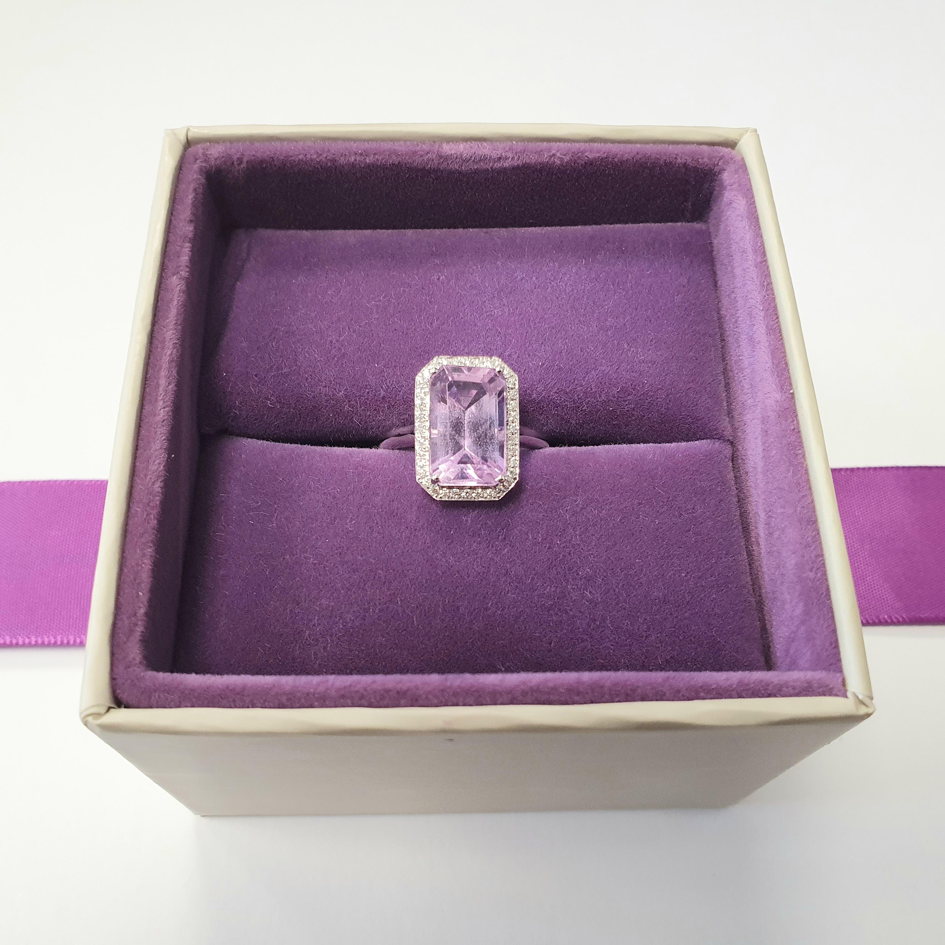 Women's Fei Liu 6.10ct Kunzite and Diamond Halo Platinum Solitaire Ring For Sale