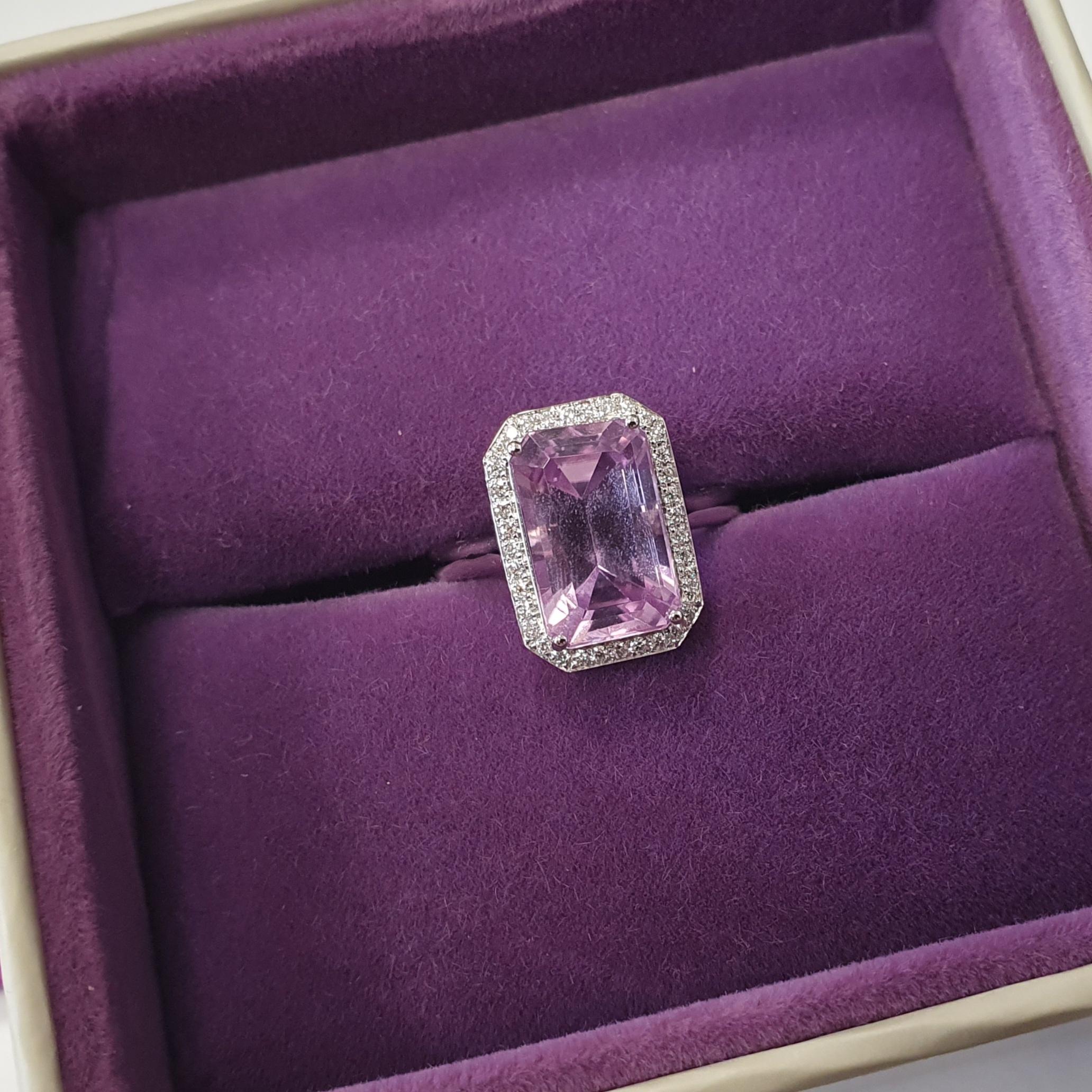 Fei Liu 6.10ct Kunzite and Diamond Halo Platinum Solitaire Ring For Sale 1