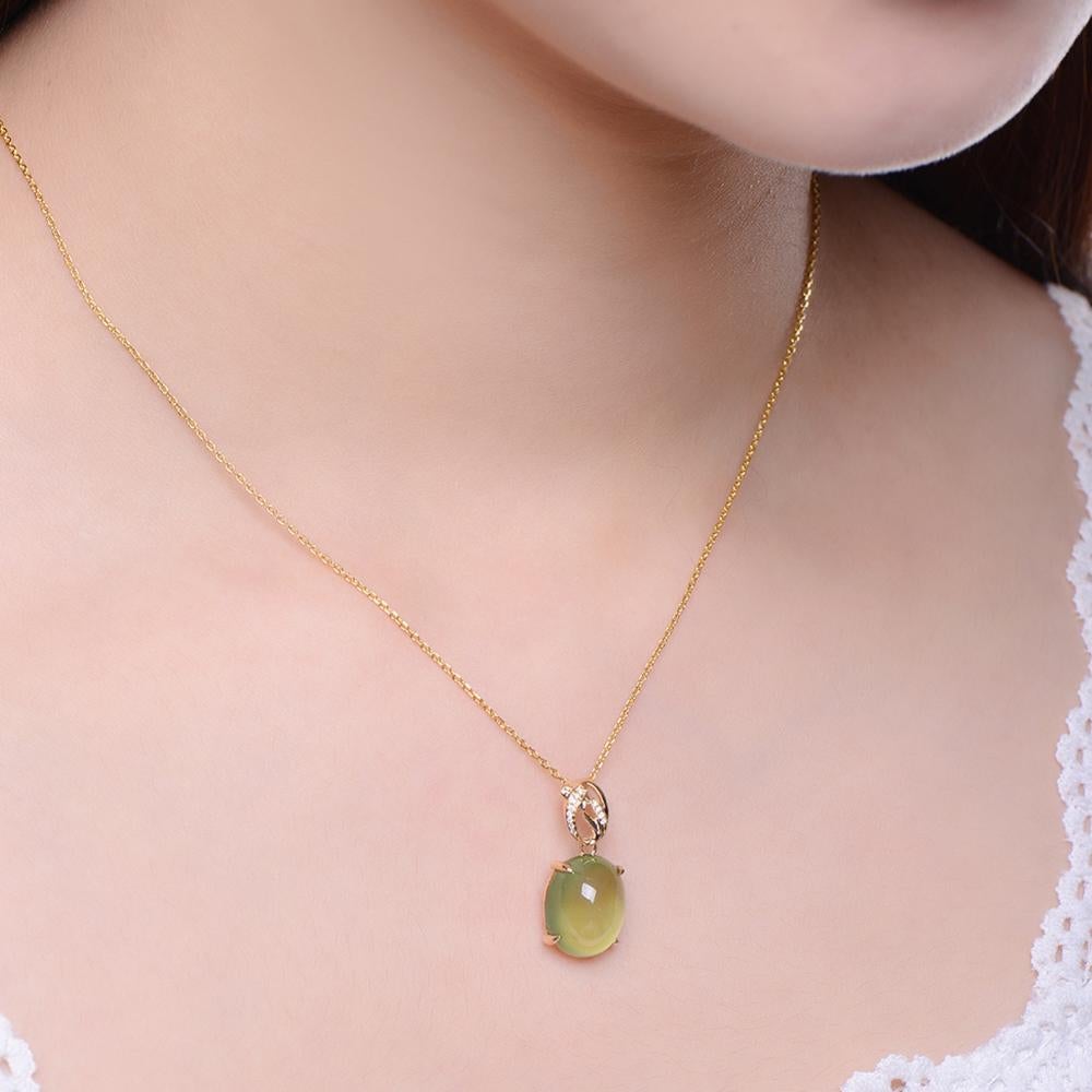 Taille cabochon Pendentif en or jaune 18 carats Fei Liu 8.308ct Prehnite et Diamond Bail en vente