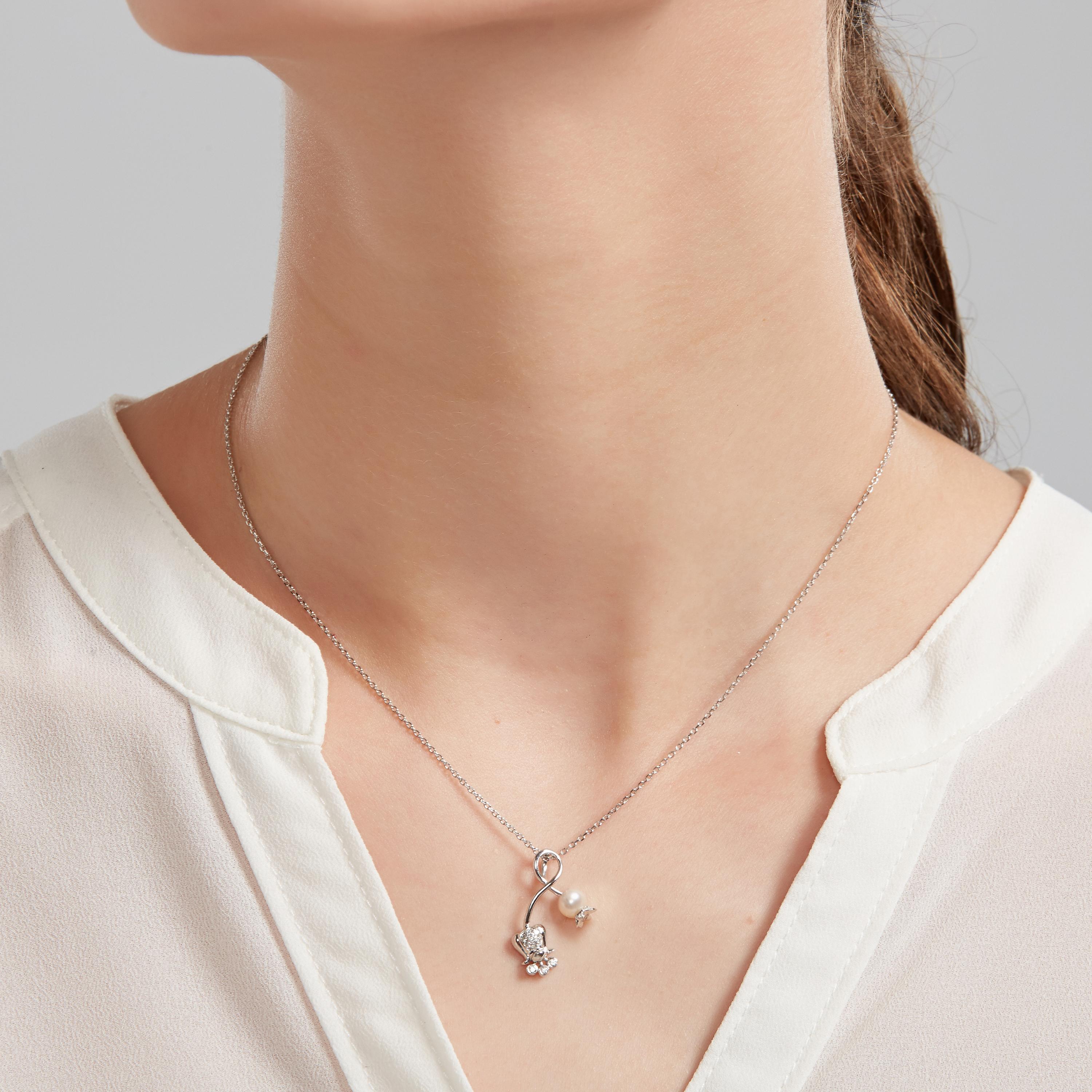 Contemporary Fei Liu Diamond Pearl Pendant 9 Karat White Gold Pendant Necklace