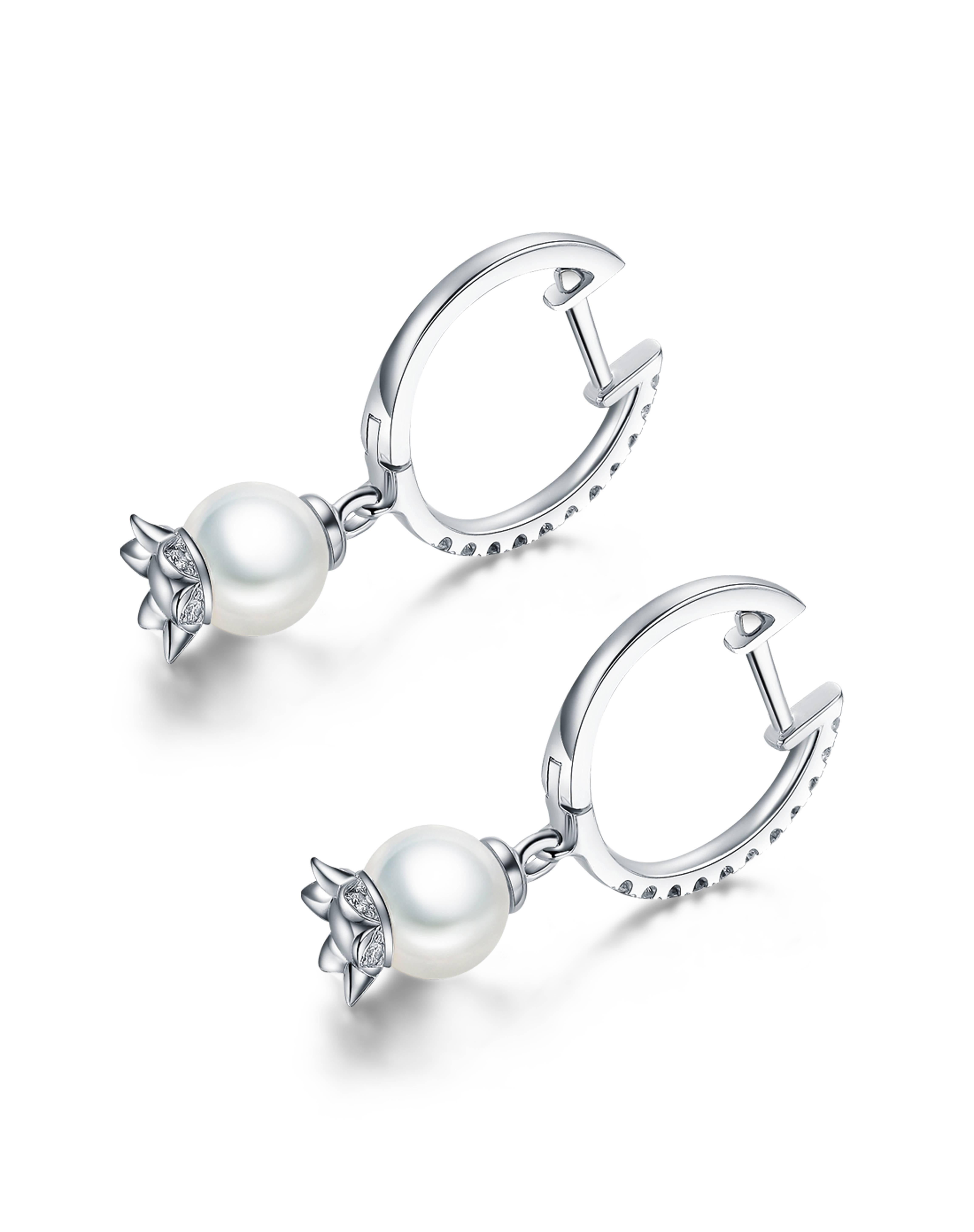 Contemporary Fei Liu Pearl Diamond 9 Karat White Gold Hoop Earrings
