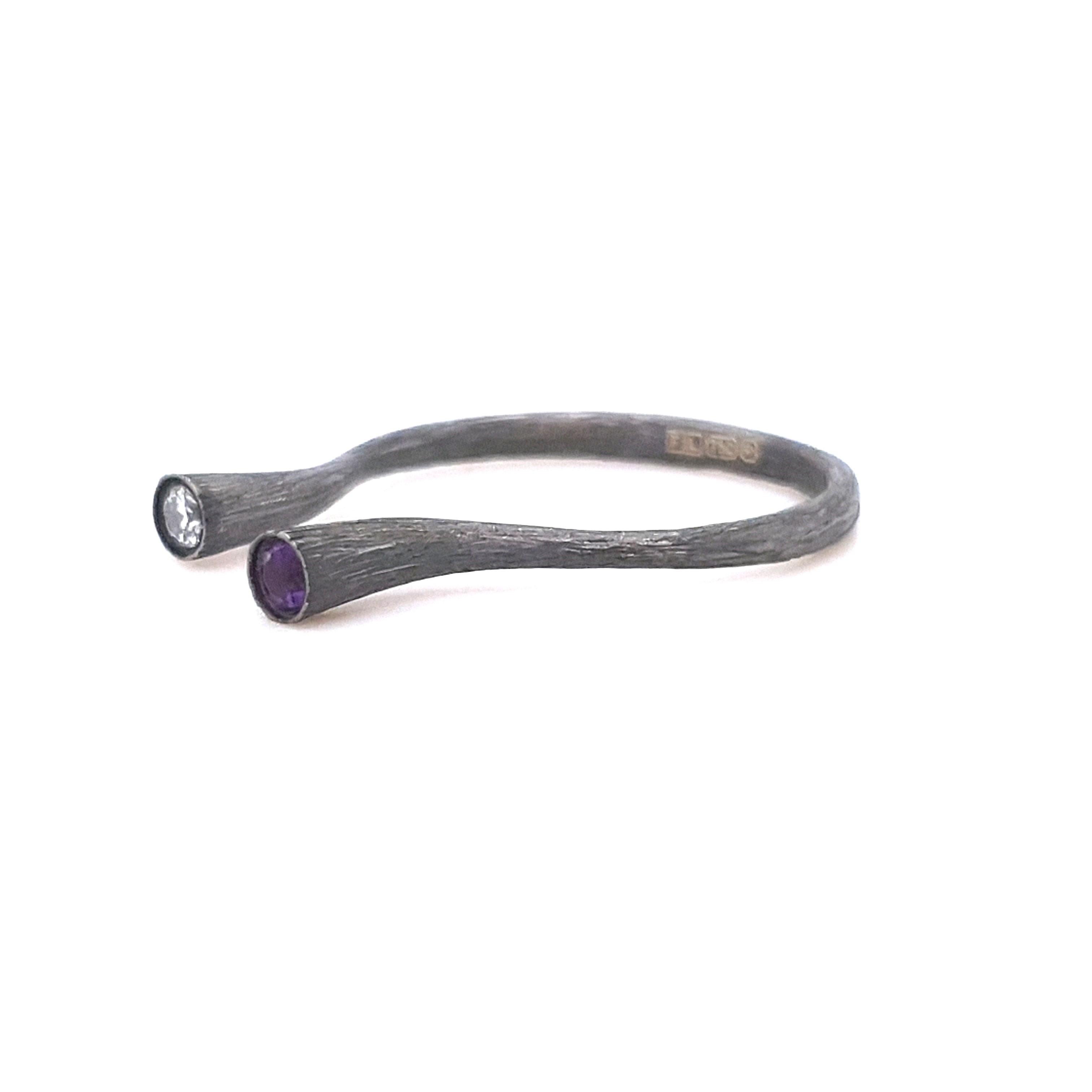 Fei Liu Stapelring aus 18 Karat Schwarzgold mit Amethyst und Diamant (Zeitgenössisch)
