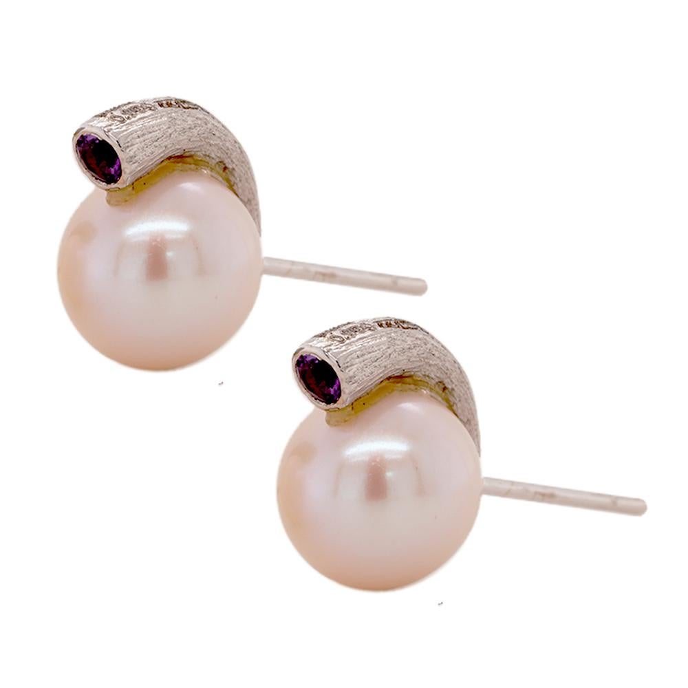 Contemporary Fei Liu Amethyst and Pearl 18 Karat Gold Textured Stud Earrings For Sale