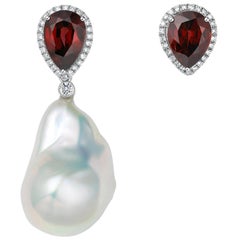 Fei Liu, clous d'oreilles en goutte deux pièces en or blanc avec grenats, diamants et perles baroques