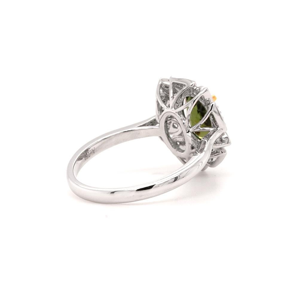 Contemporary Fei Liu Green Tourmaline Diamond 18 Karat White Gold Abstract Ring - Size N For Sale