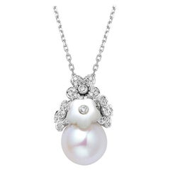 Collana con ciondolo in oro bianco 18 carati con diamante e madreperla di Fei Liu