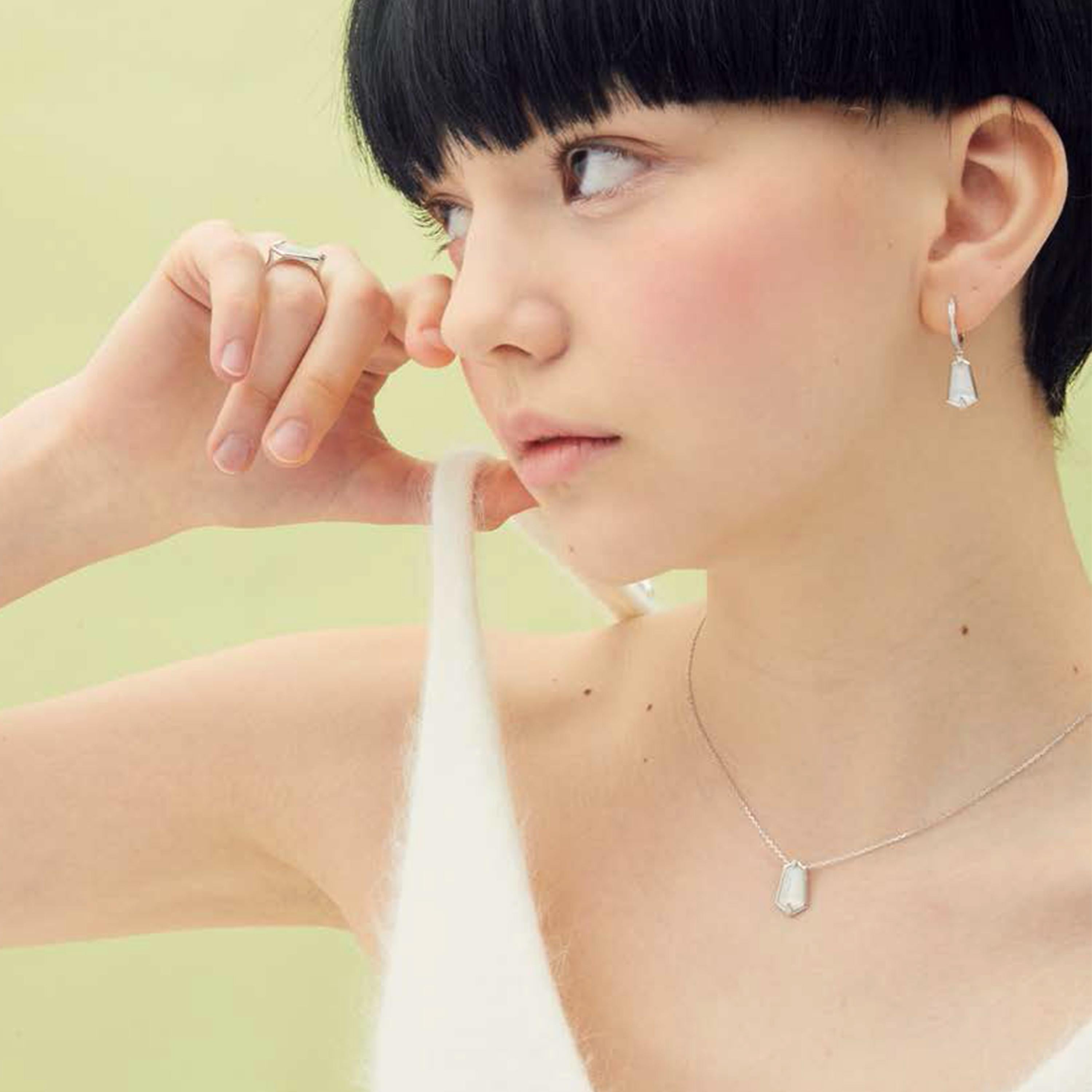 Brilliant Cut Fei Liu Mother of Pearl Diamond 18 Karat White Gold Kite Pendant Necklace