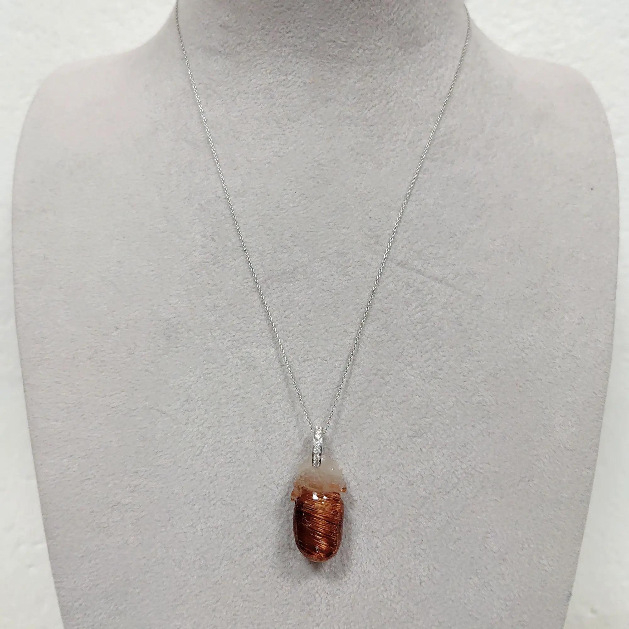 Motivo mitico di Fei Liu, ciondolo in quarzo rutilato e diamanti in platino da 21,15 ct. In condizioni Nuovo in vendita a Birmingham, GB