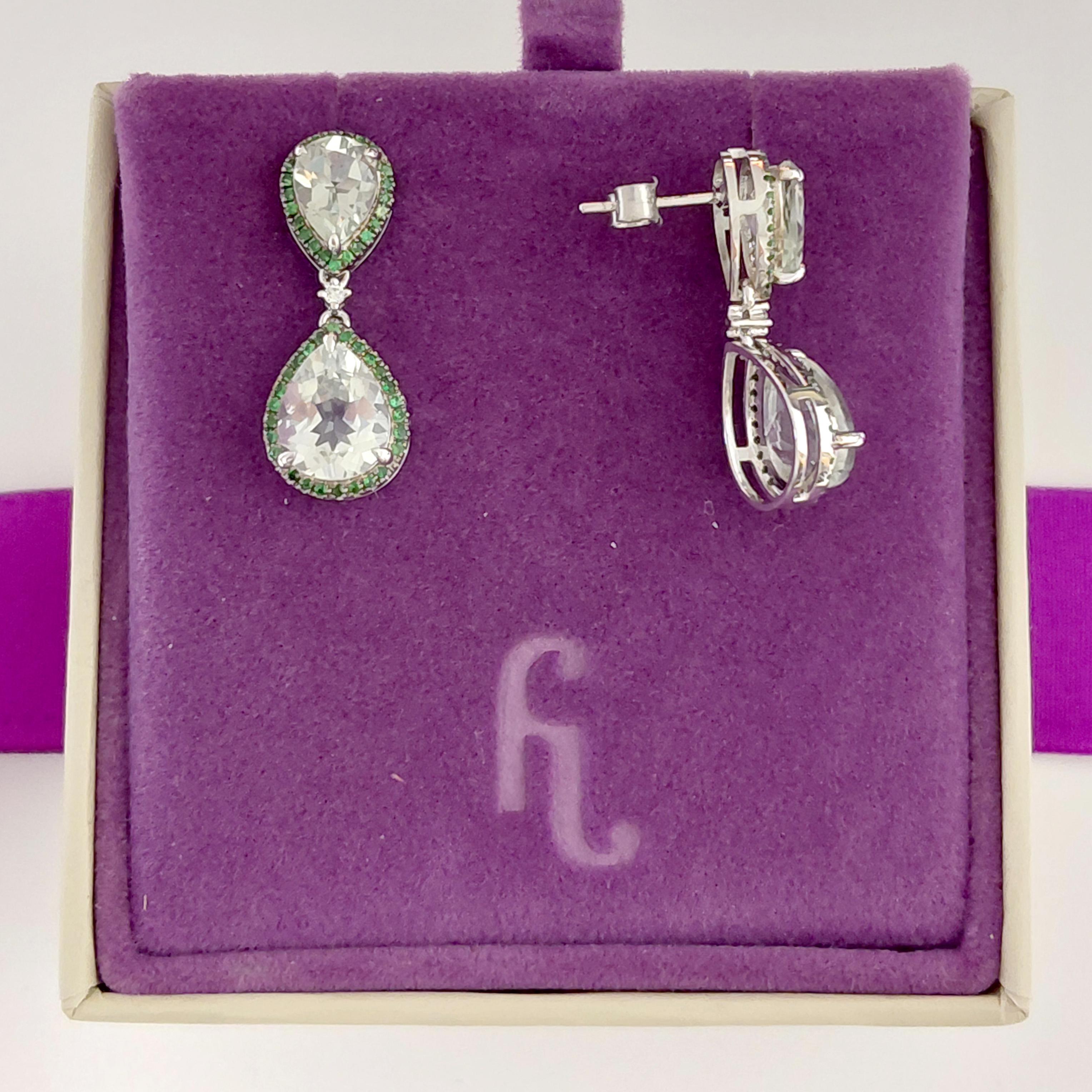 Donna Orecchini a goccia in oro giallo 14 carati con prasiolite e granati demantoidi di Fei Liu in vendita