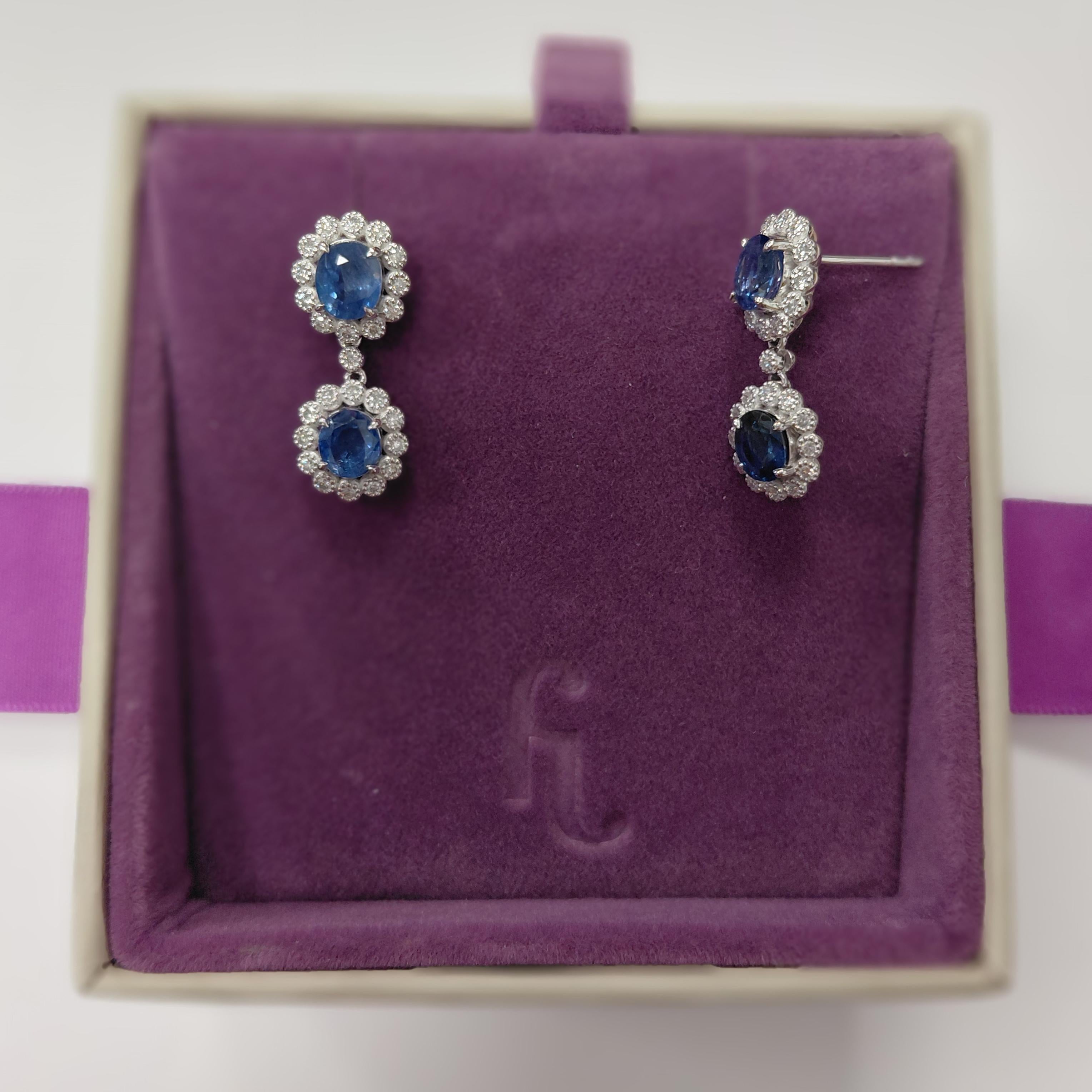 Orecchini a goccia in platino con zaffiro e diamante di Fei Liu in vendita 3