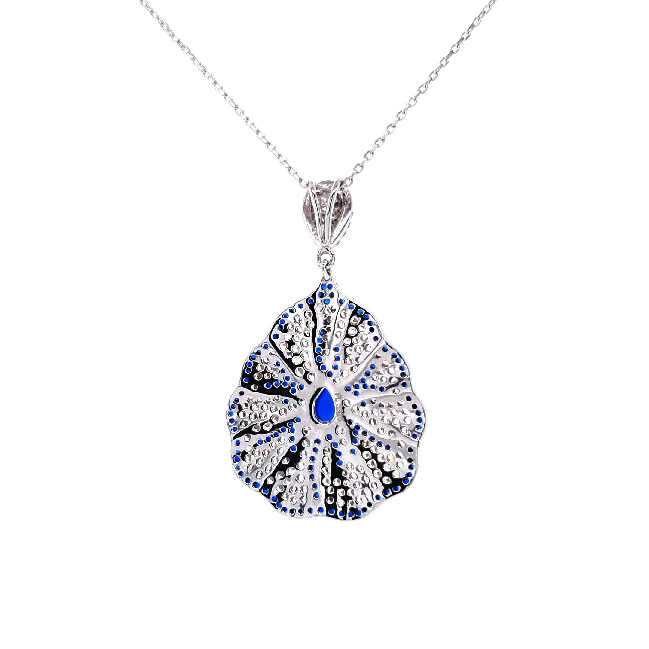 Contemporain Collier Fei Liu en argent sterling avec pendentif feuille en saphir synthétique, CZ bleu et blanc en vente