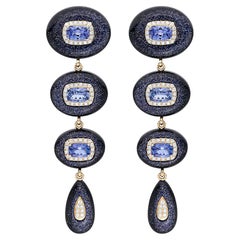 Longues boucles d'oreilles Fei Liu graduées en or 18 carats, diamants et pierres d'or bleues