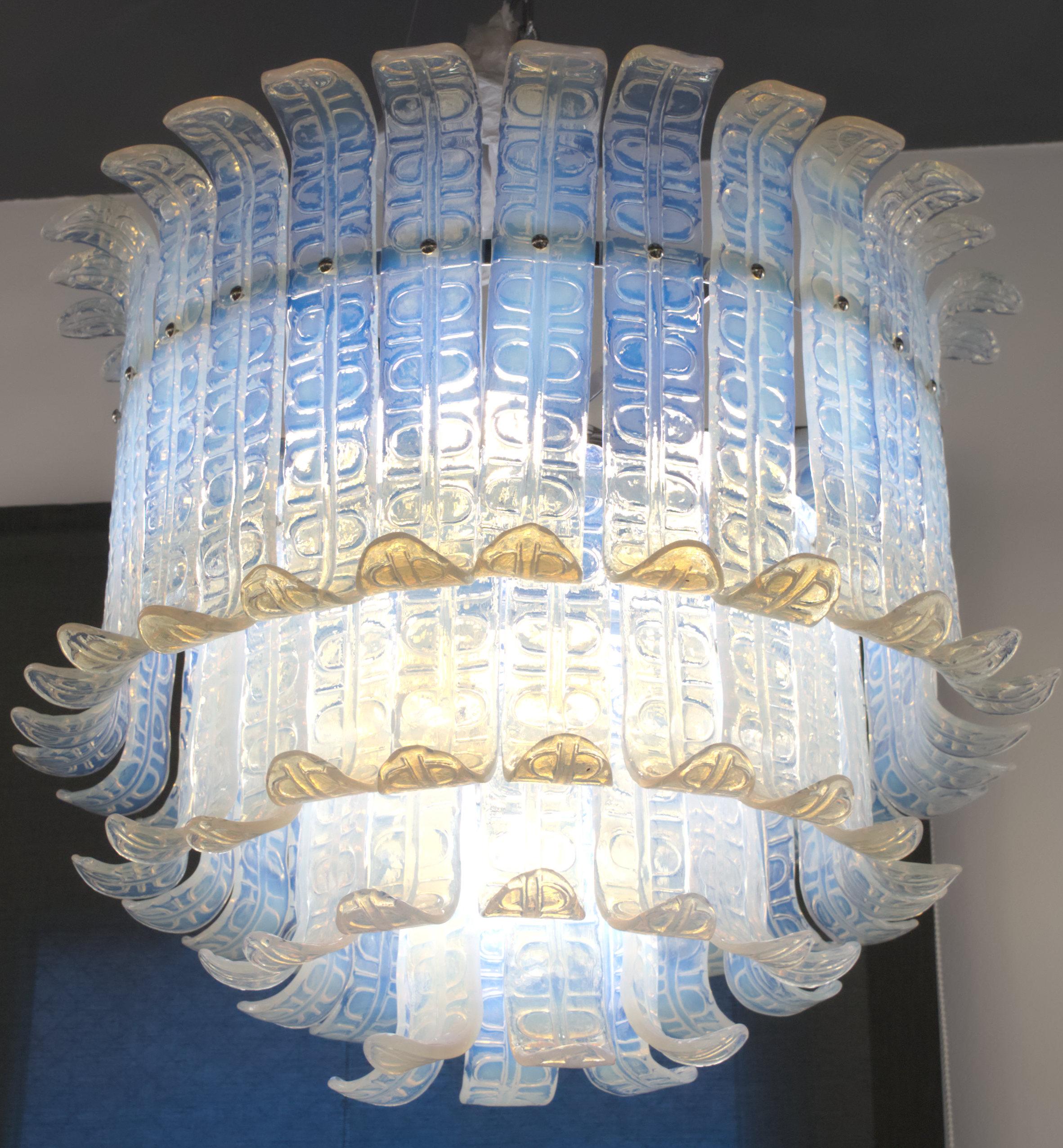 Felci Fern Opaline Glass Barovier & Toso Murano Glass Chandelier, 1970s In Excellent Condition In Tavarnelle val di Pesa, Florence