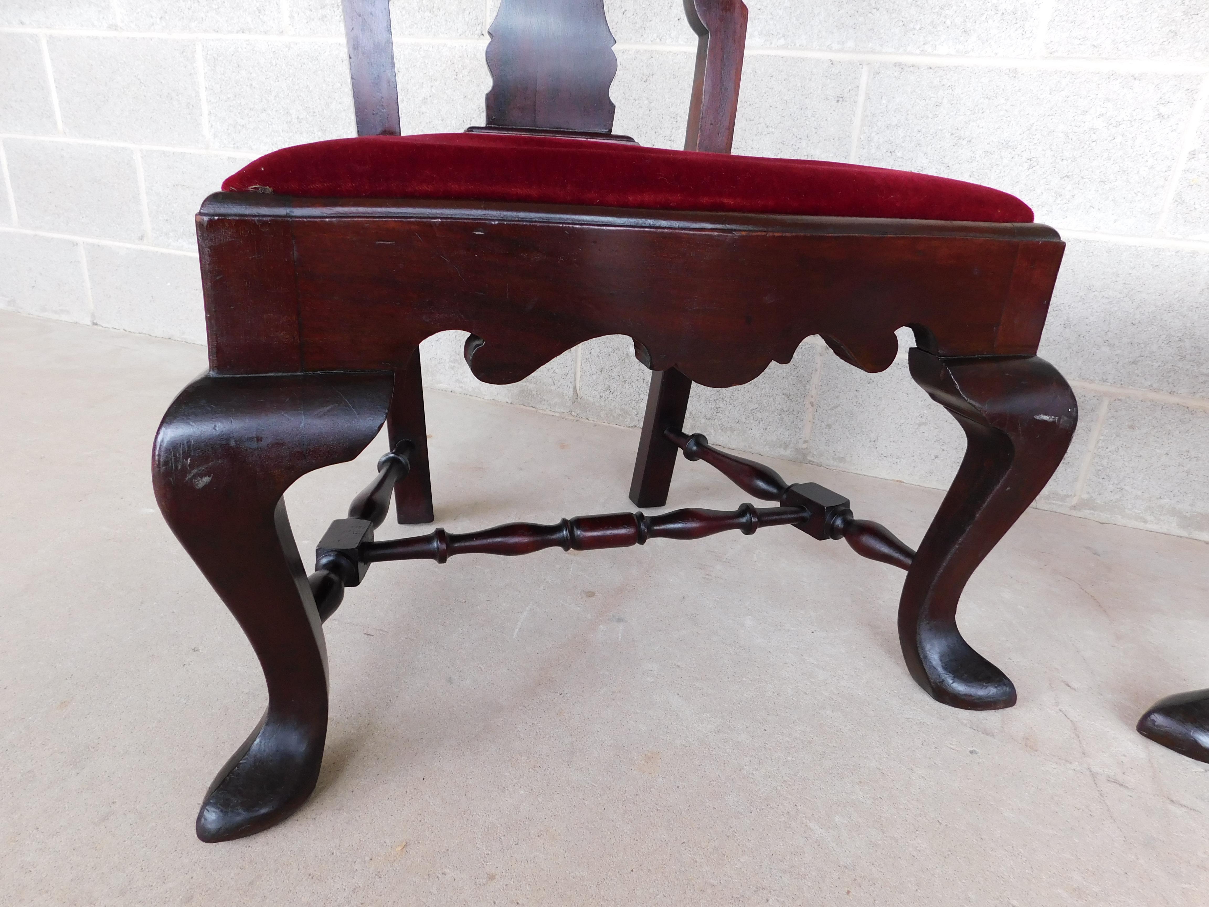 Feldenkreis Mahagoni Queen Anne Stil Oversize Accent Fireside Chairs - ein Paar im Zustand „Gut“ im Angebot in Parkesburg, PA