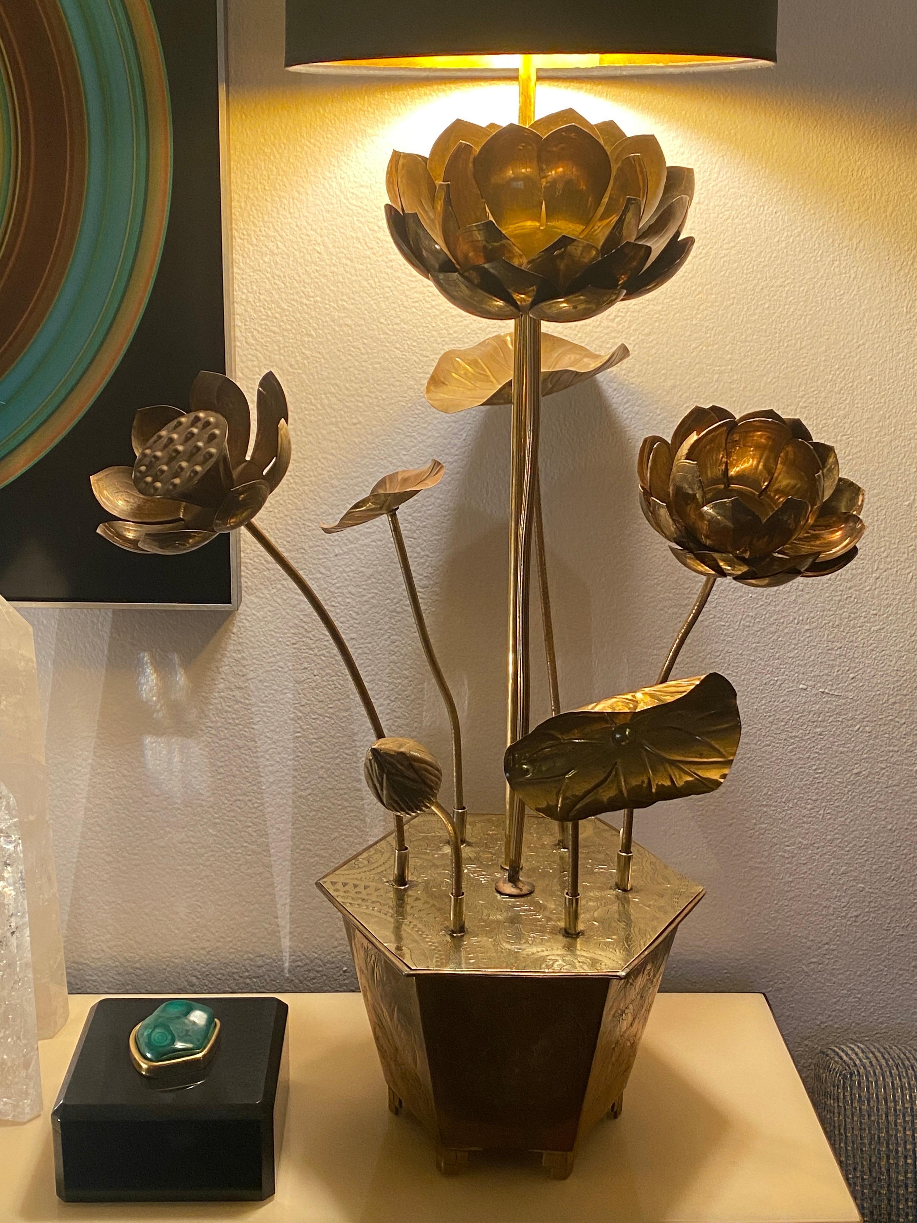 Feldman Brass Lotus Flower Lamp In Good Condition For Sale In North Hollywood, CA
