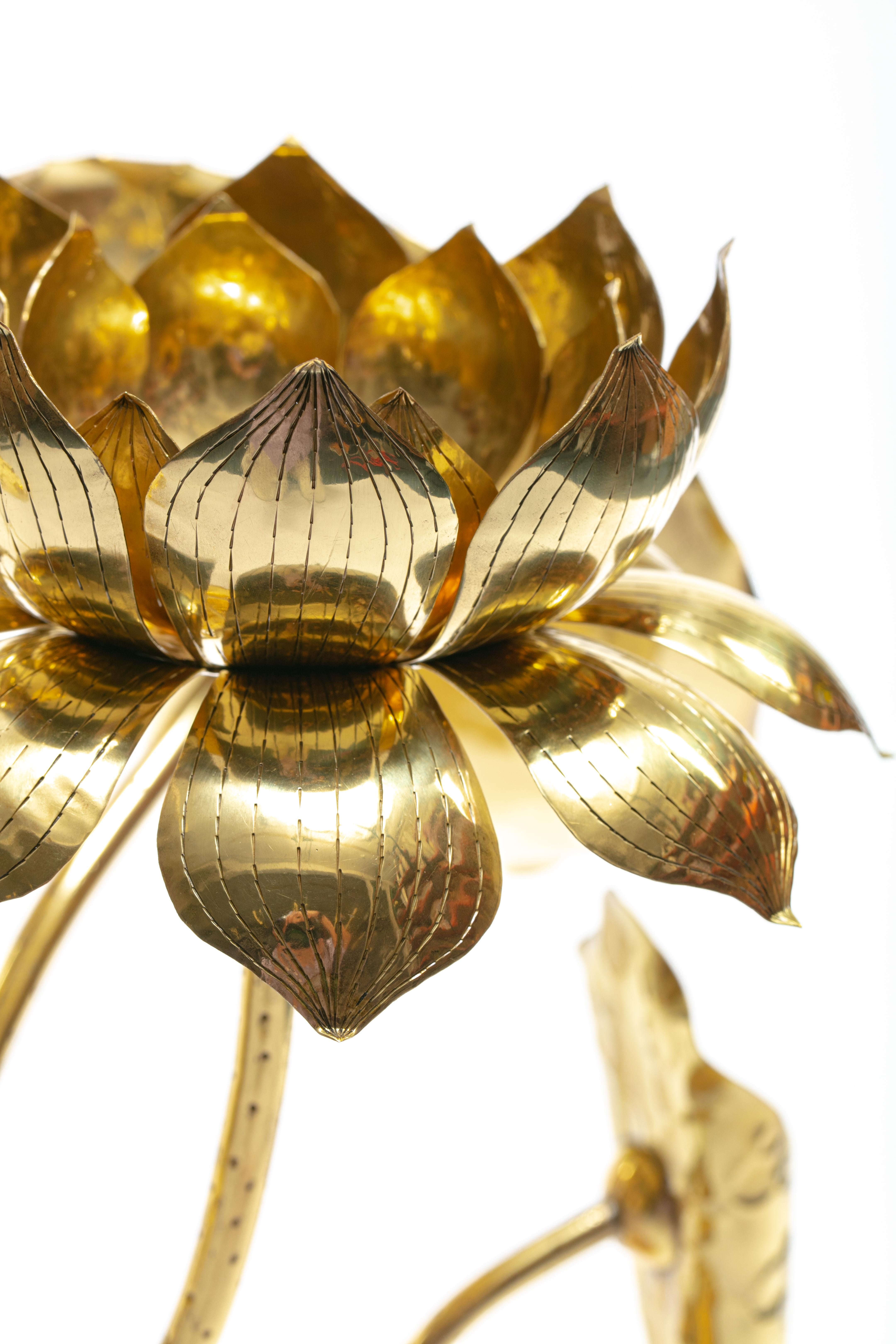 Late 20th Century Feldman Chinoiserie Adjustable Brass Lotus Bouquet Sculpture, circa 1970 For Sale