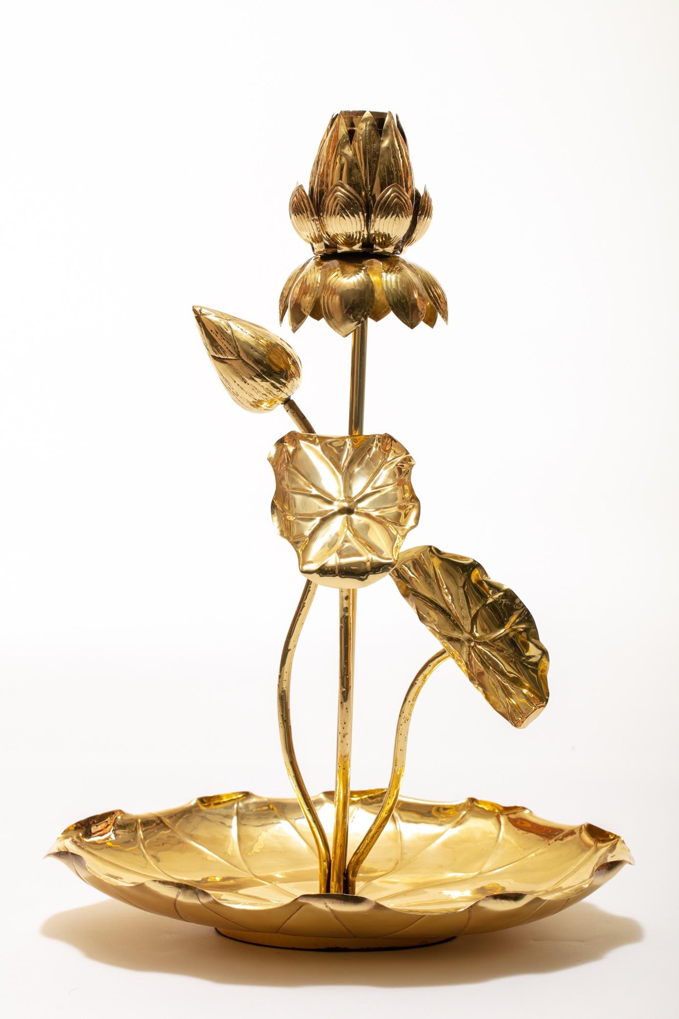 Sculptural brass lotus flower lamp by Feldman Lighting Company often described as in the style of Tommi Parzinger. When originally sold, Feldman lotus lamps were customized to the buyer's taste - one could select the number of branches and