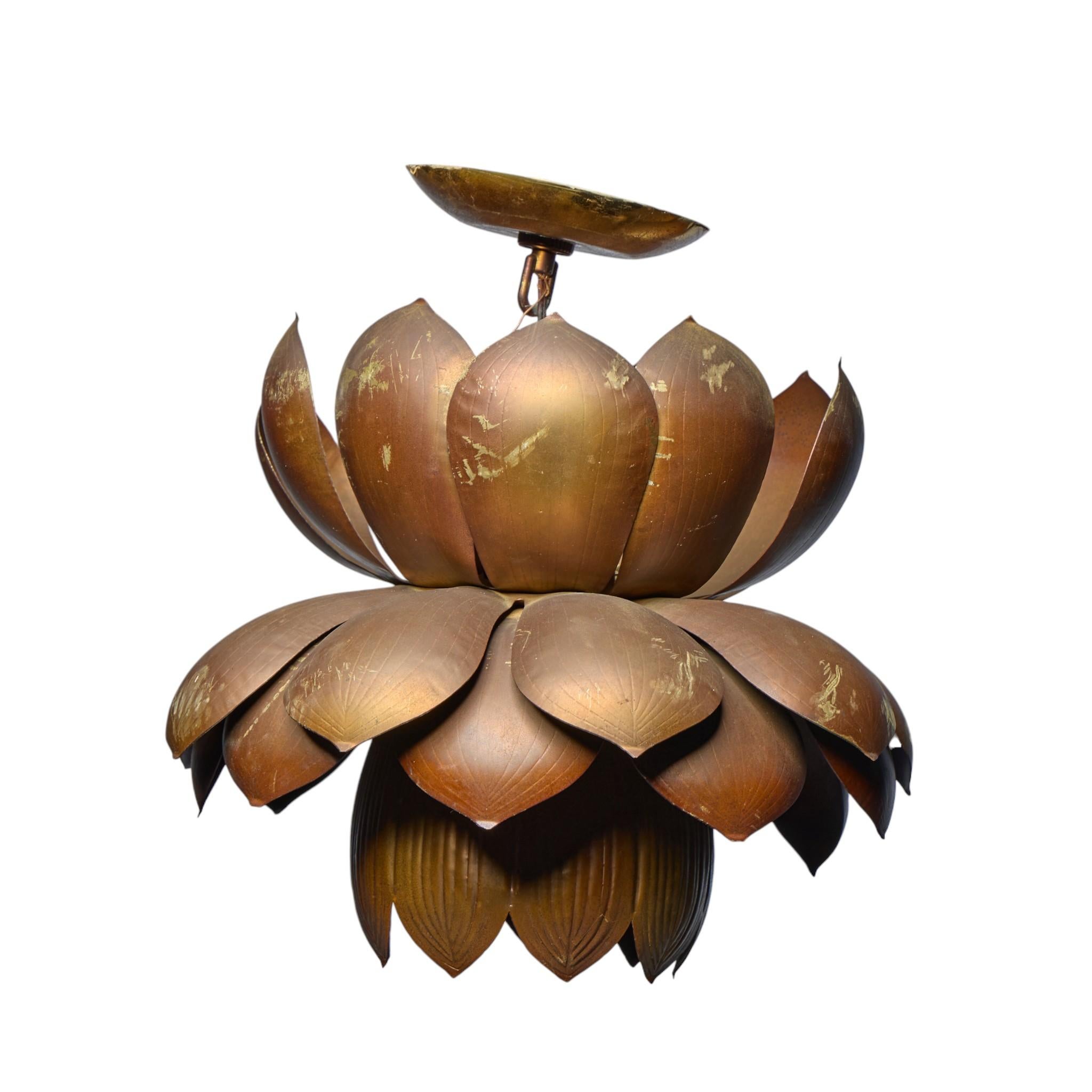 Moderno Feldman Lotus Pendent Light Fixture in vendita