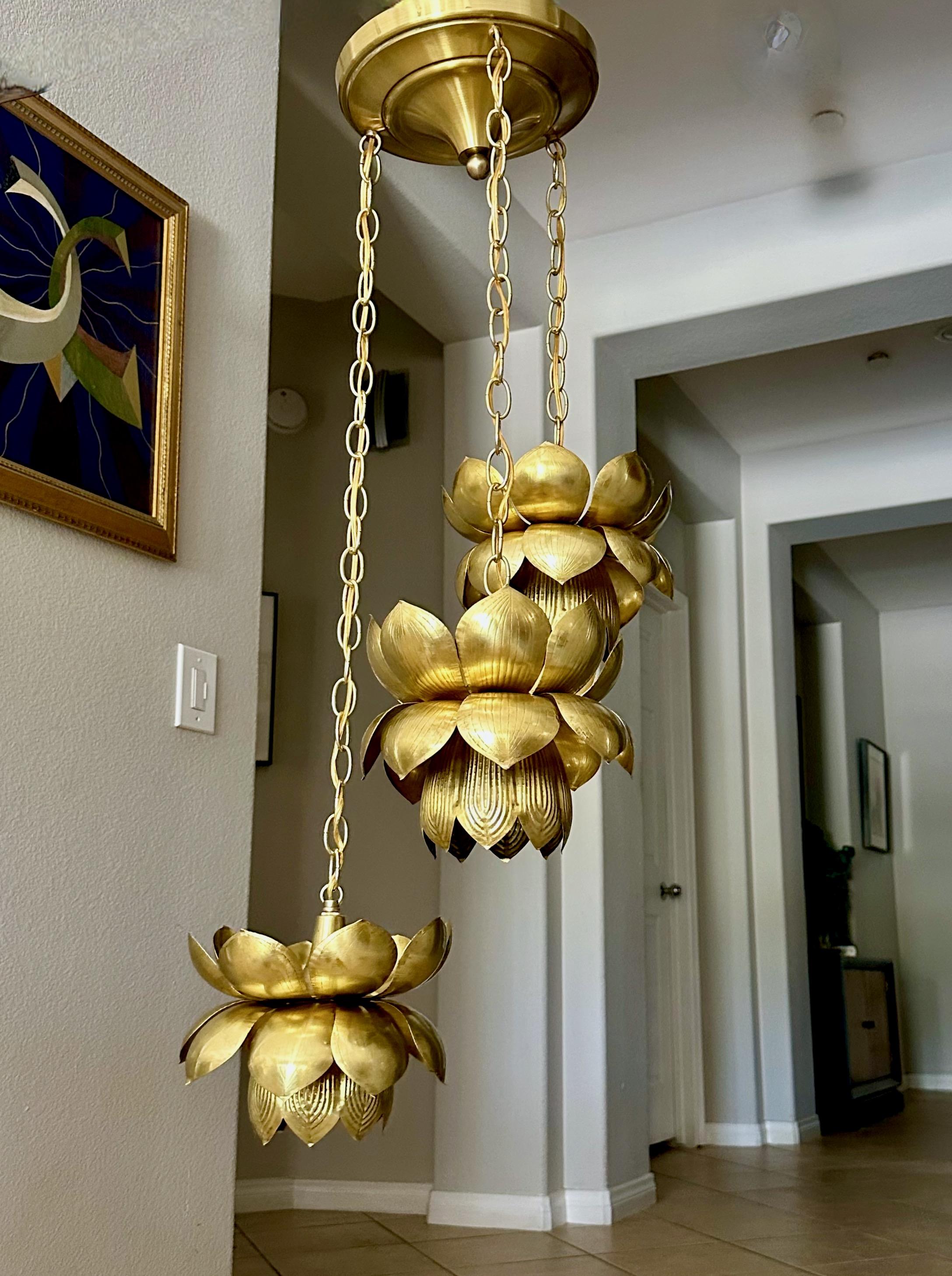 Feldman Trio 3 lampe à suspension lotus en laiton en vente 8