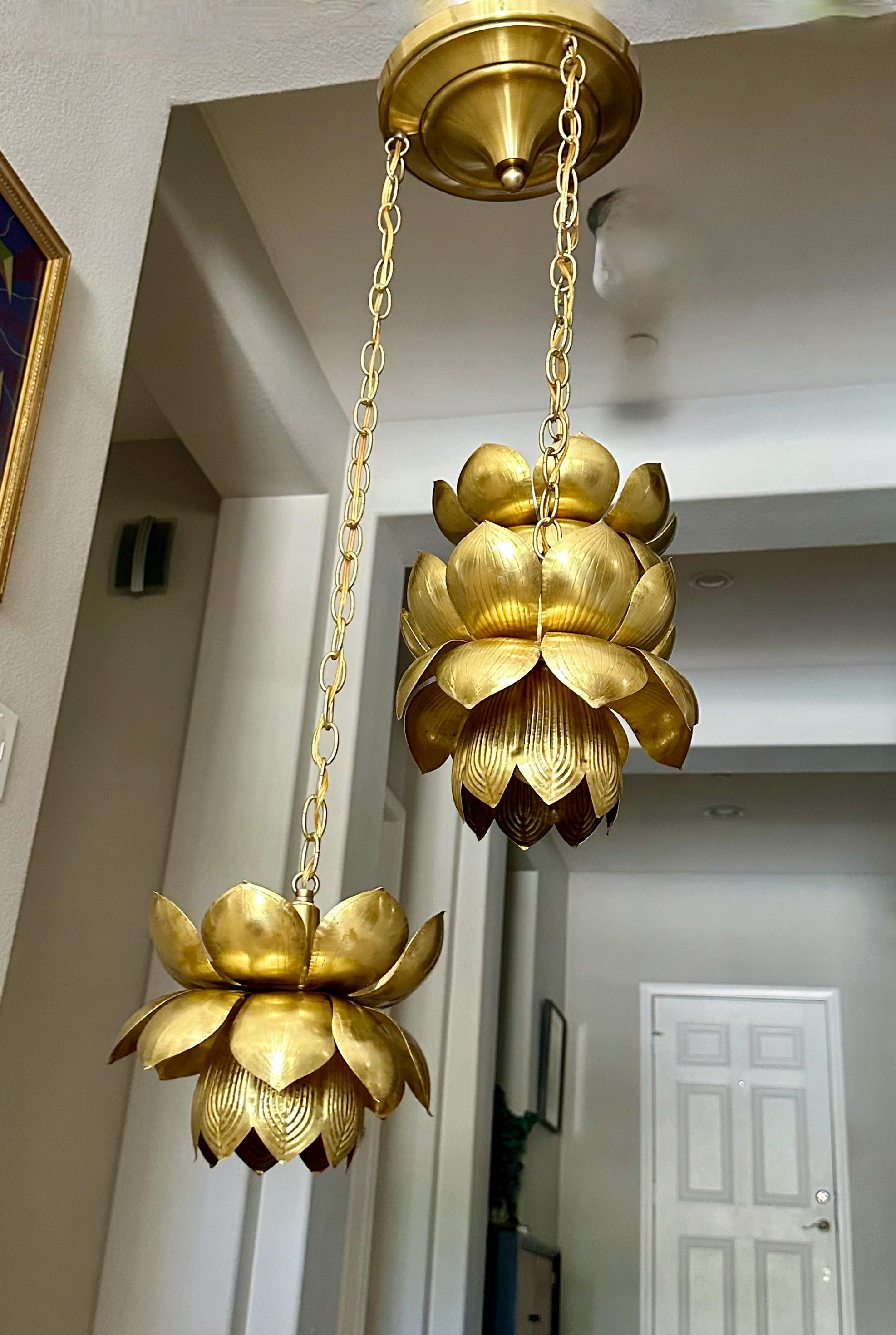 Feldman Trio 3 lampe à suspension lotus en laiton en vente 2