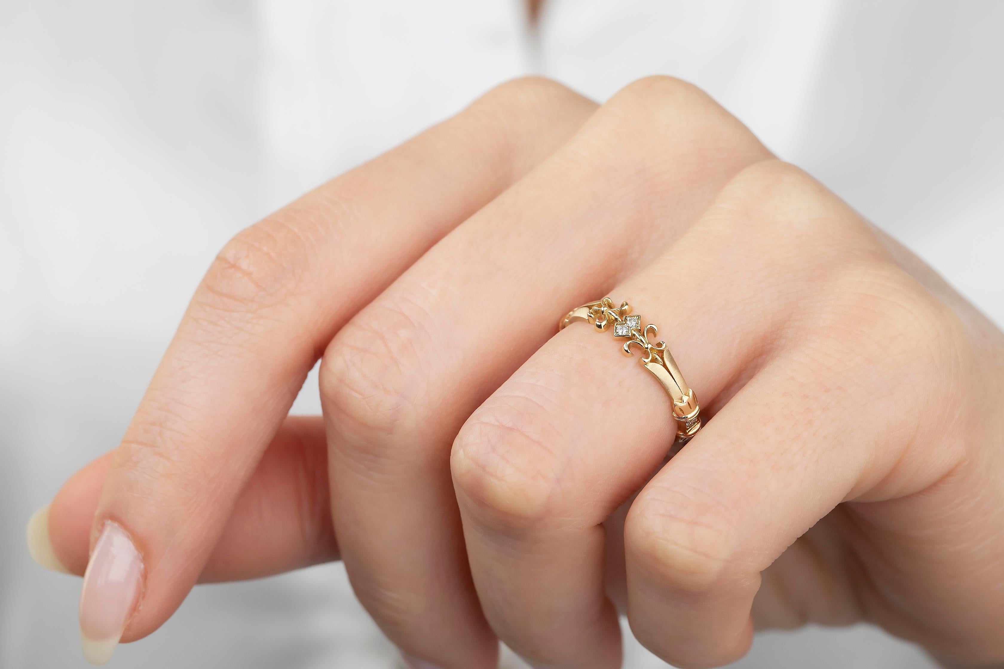 Im Angebot: Wedding Band-Ring, Vintage-Stil 14K Gold 0,05 Karat Diamant () 2